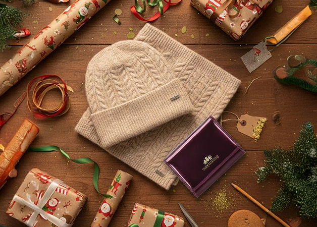 Жіночий зимовий комплект – шапка та снуд