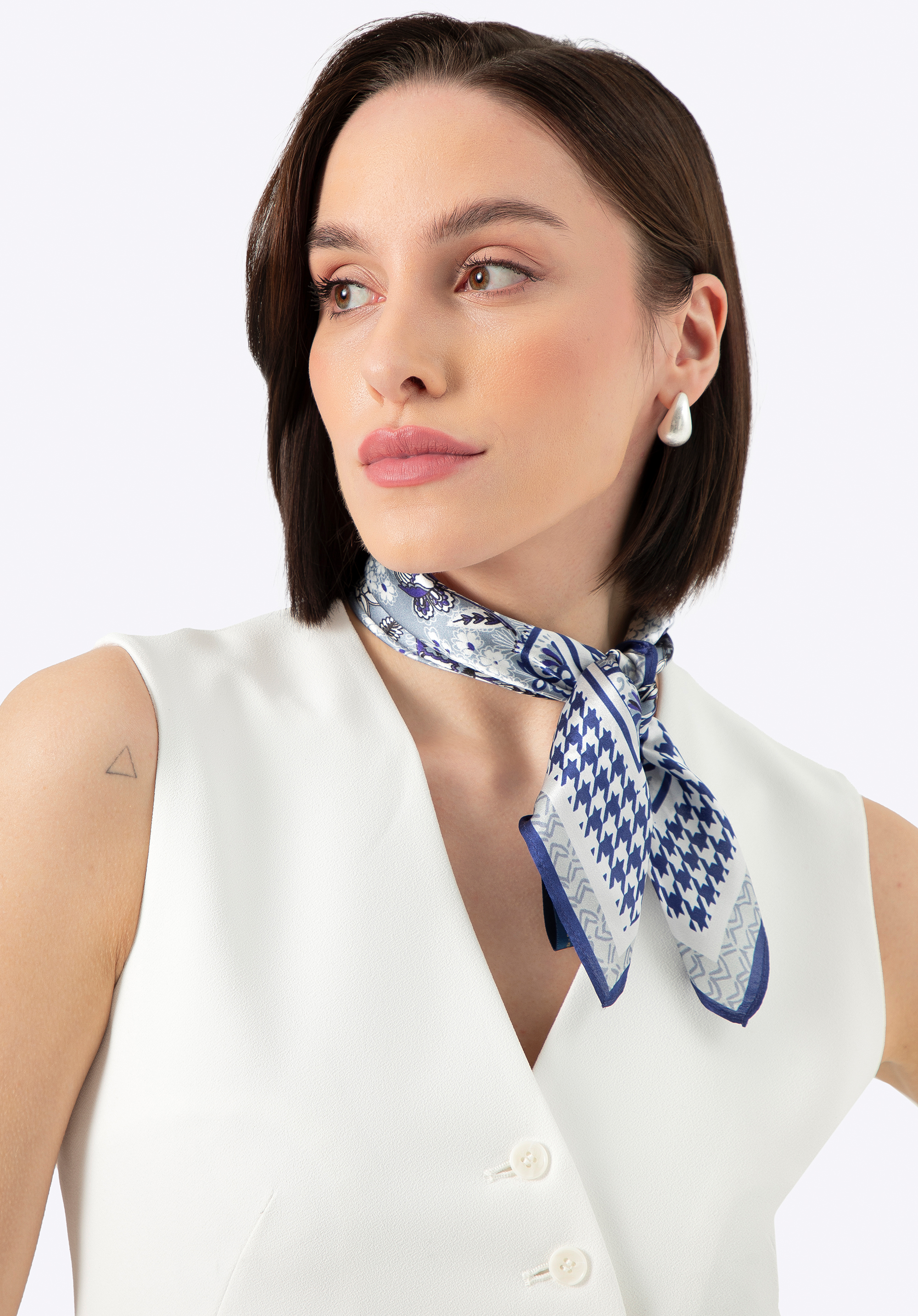 Шовкова жіноча хустка з квітковим візерунком, синьо-білий, 100-7D-S20-X7, Фото 1