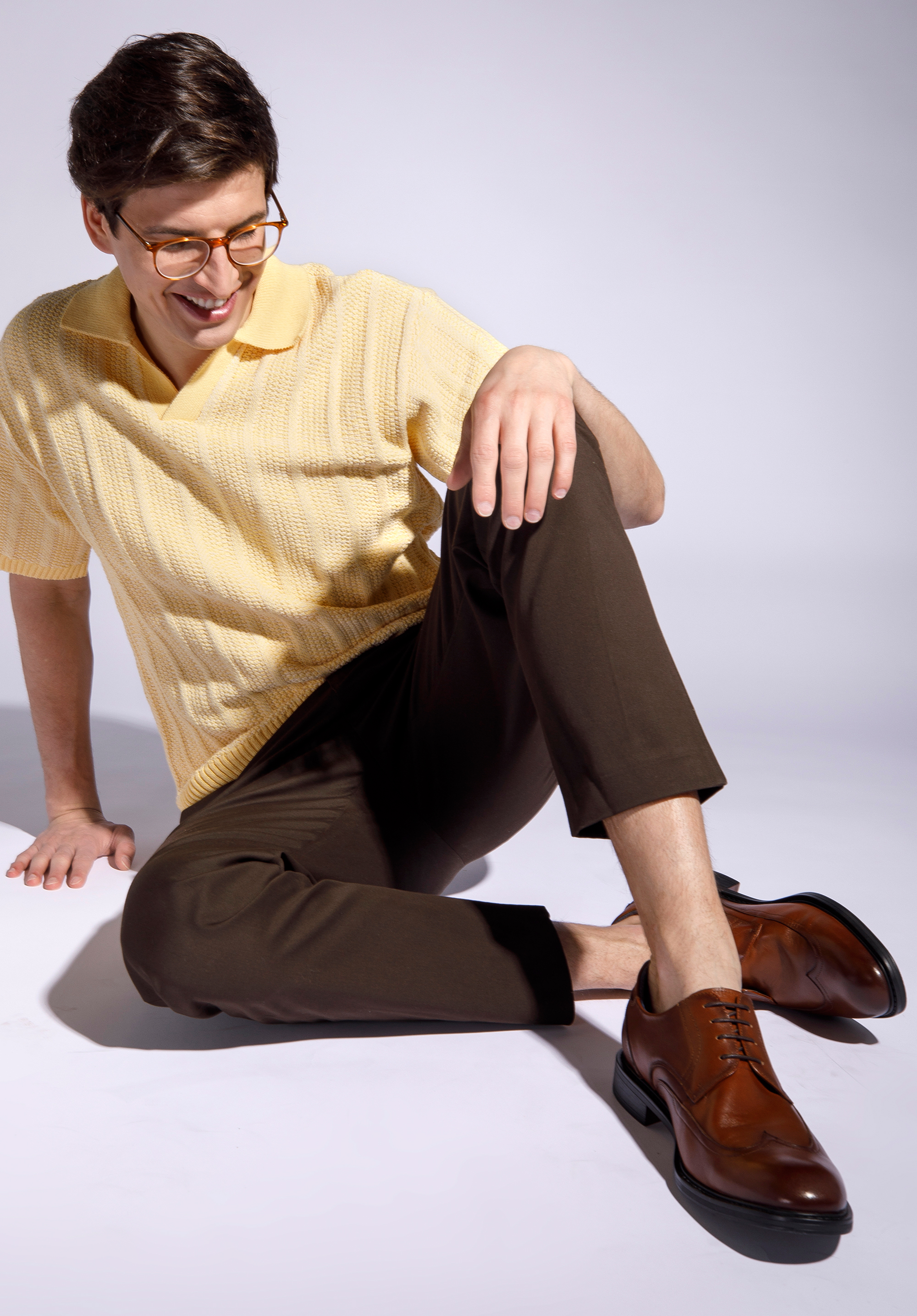 Férfi bőrcipő brogues varrással