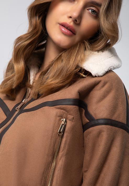 Műszőrmével bélelt női oversize kabát övvel, barna, 97-9P-106-4-XL, Fénykép 5
