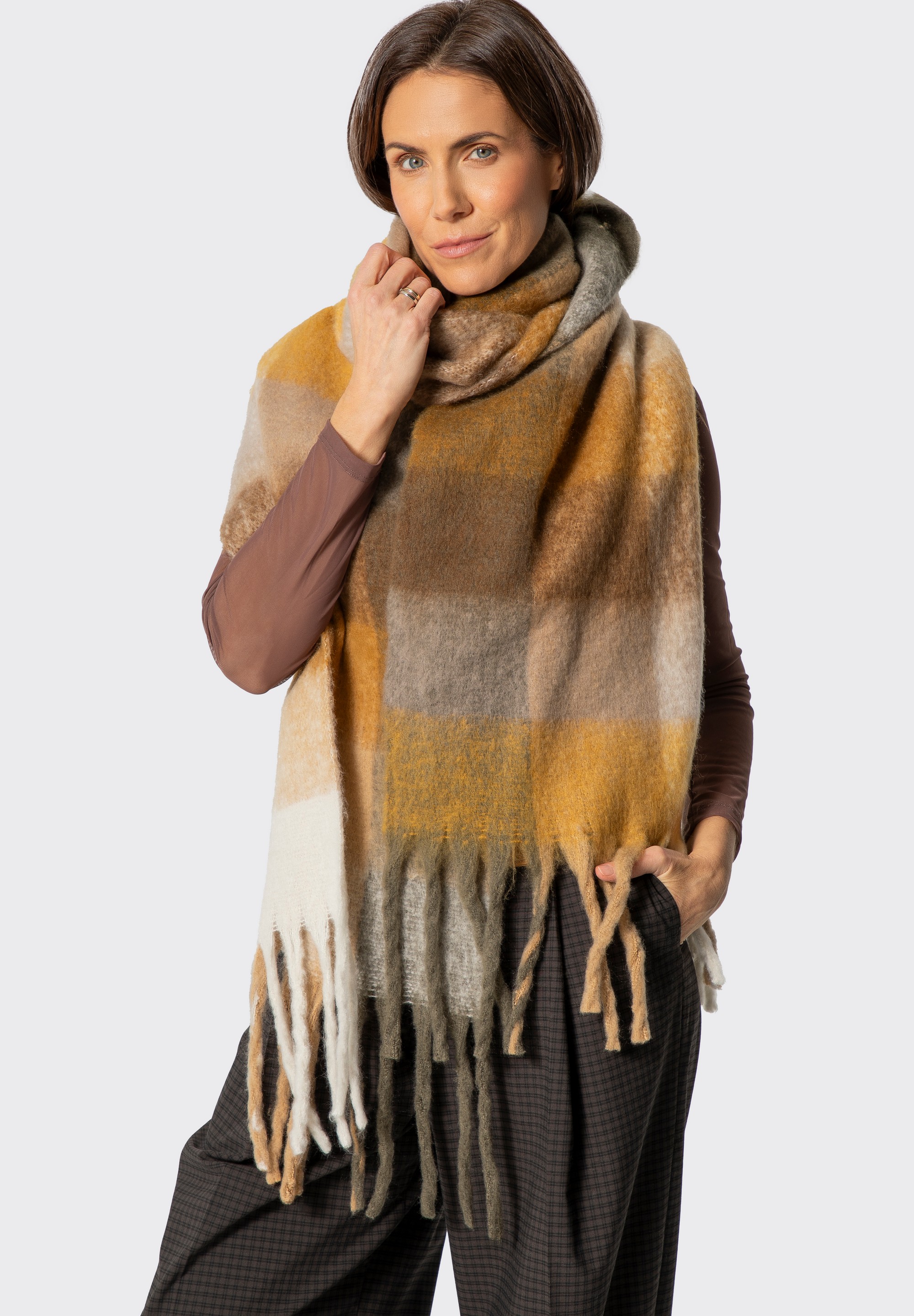 Damenschal im mehrfarbigen Karomuster, beige-braun, 99-7-120-X3, Bild 1