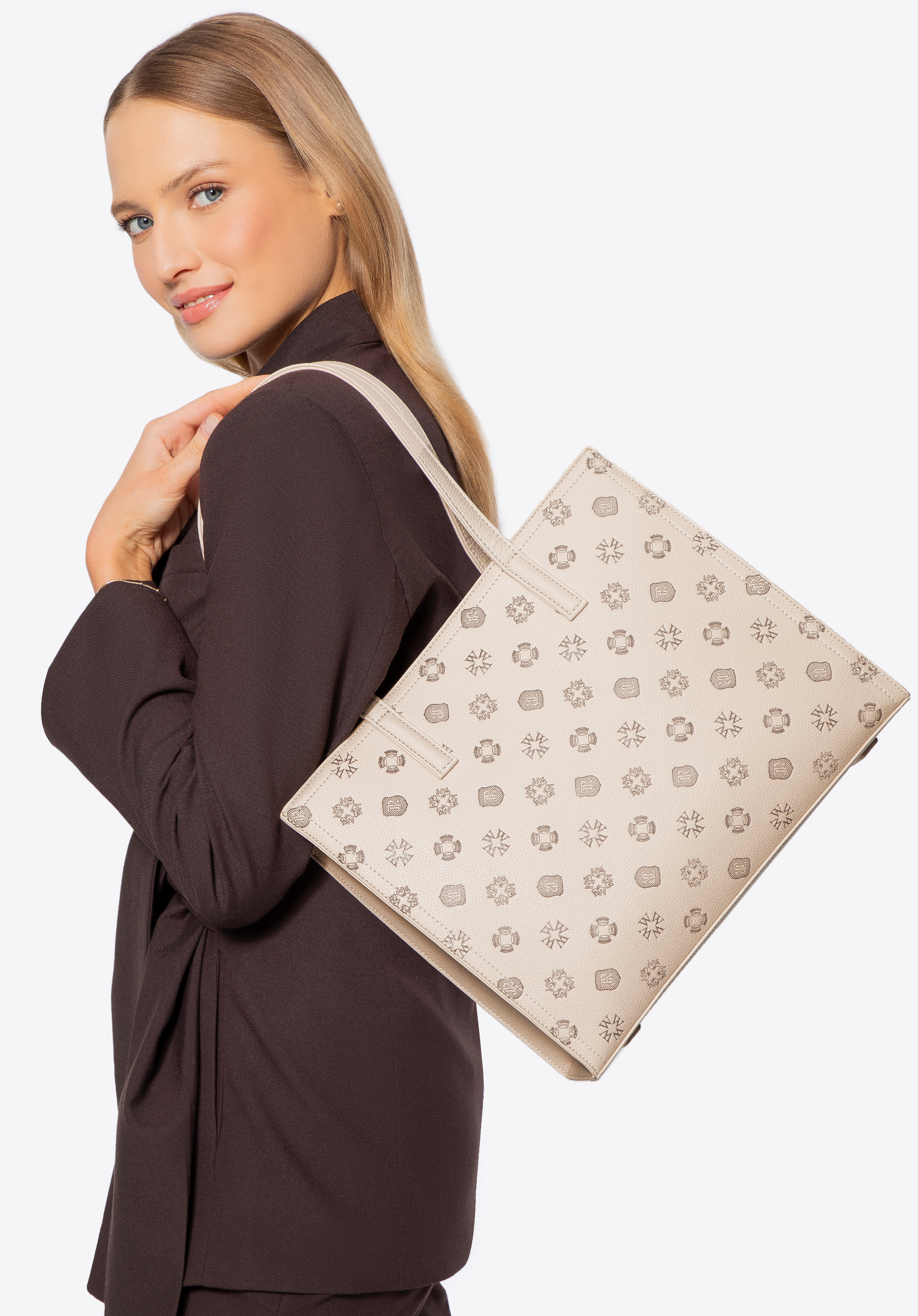 Damen-Shopper aus Kunstleder mit geprägtem Monogramm, beige, 101-4Y-P04-9, Bild 1