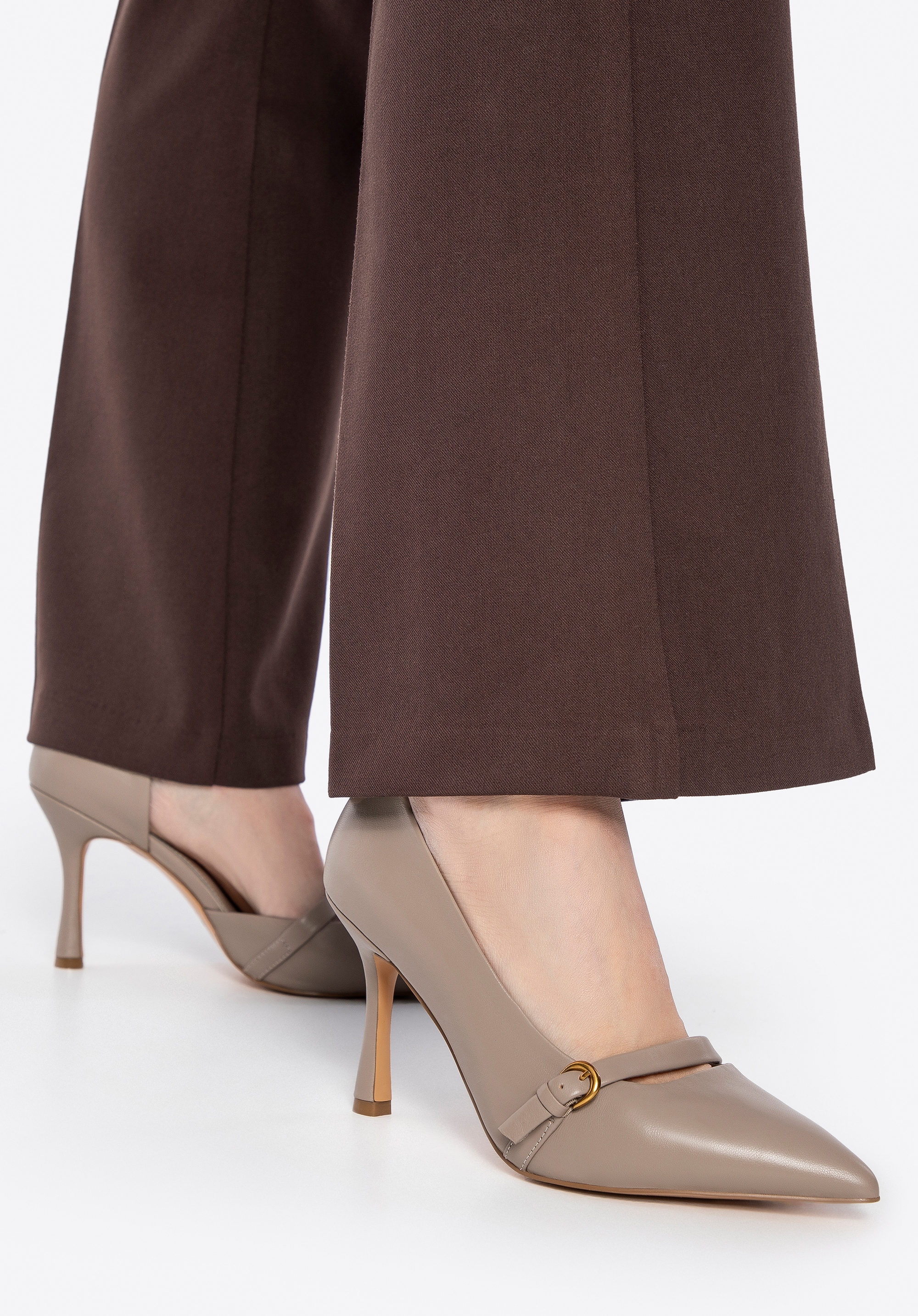 Damenpumps aus Leder mit Schnallendetail, beige, 100-D-510-9-36, Bild 1