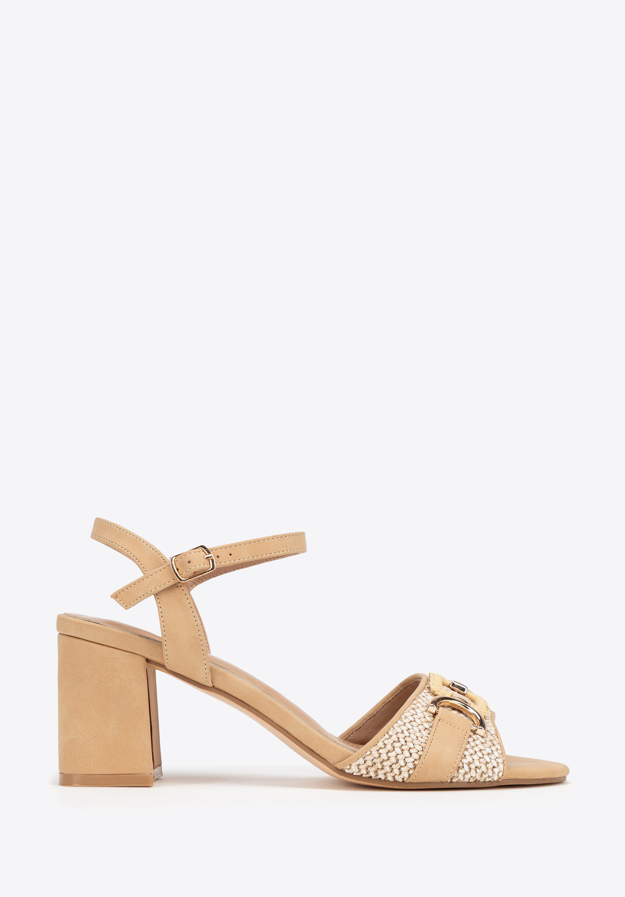 Geflochtene Sandalen mit einer dekorativen Schnalle, beige, 100-DP-202-9-41, Bild 1