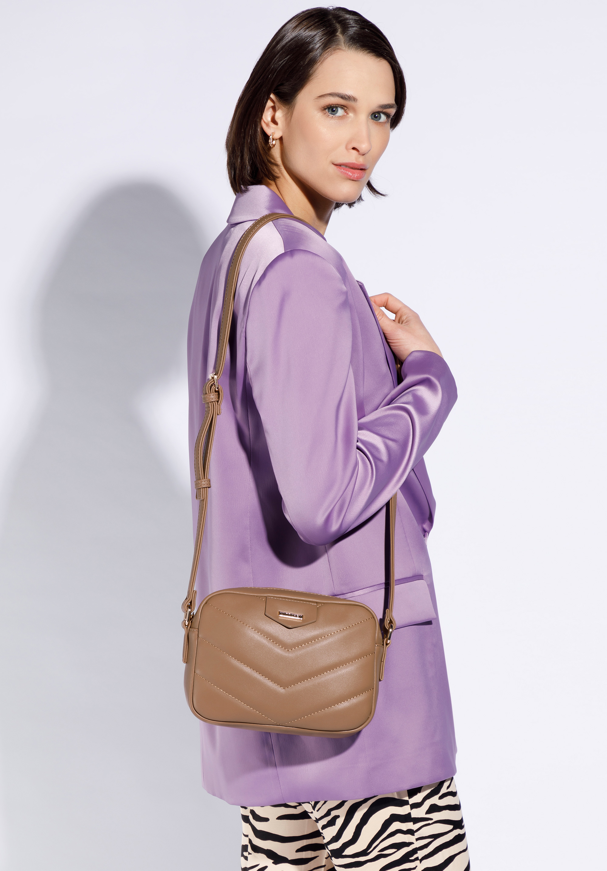 Gesteppte Umhängetasche aus Öko-Leder, beige, 95-4Y-515-9, Bild 1