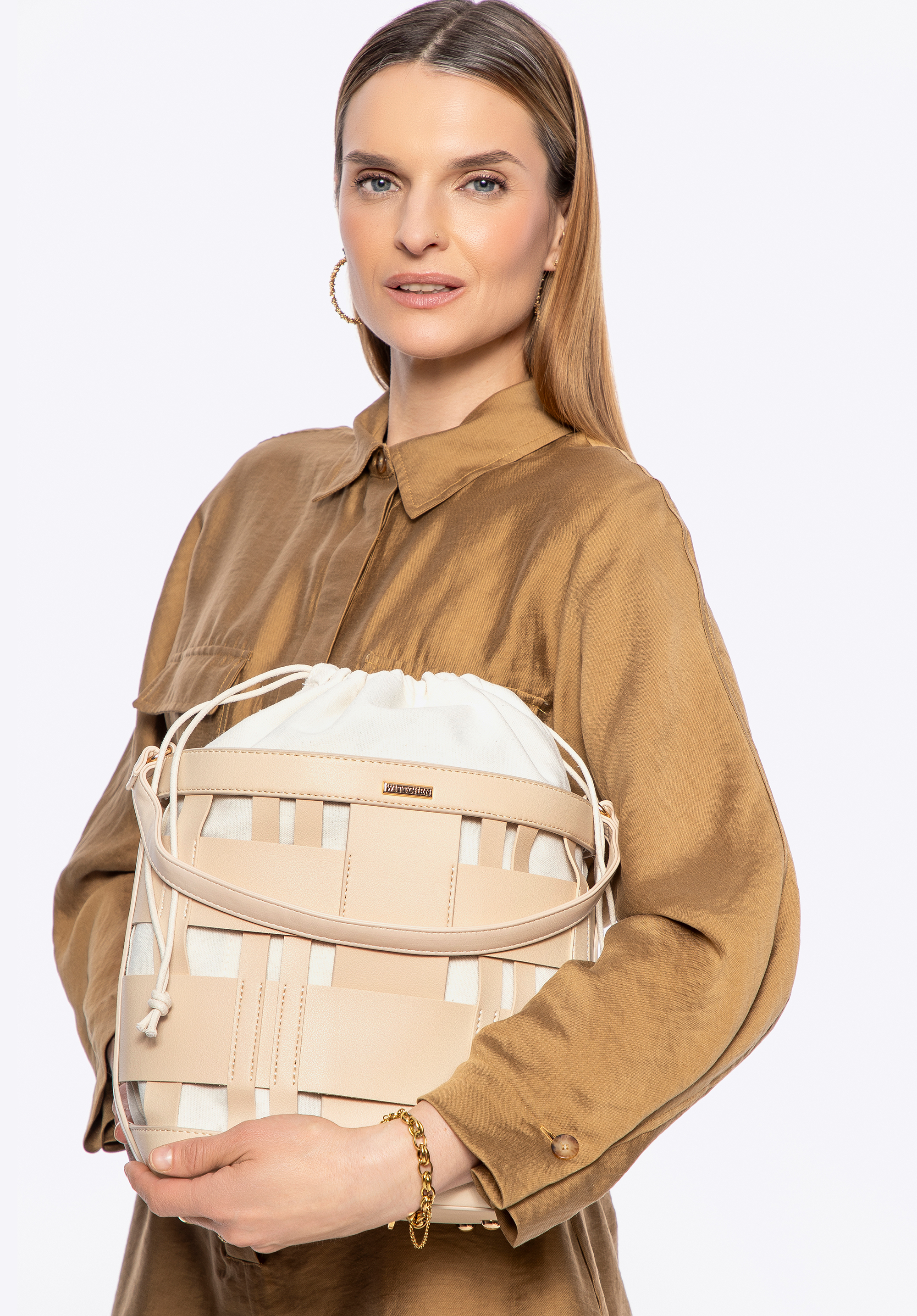 Gewebte Beuteltasche aus Kunstleder, beige, 100-4Y-423-9, Bild 1