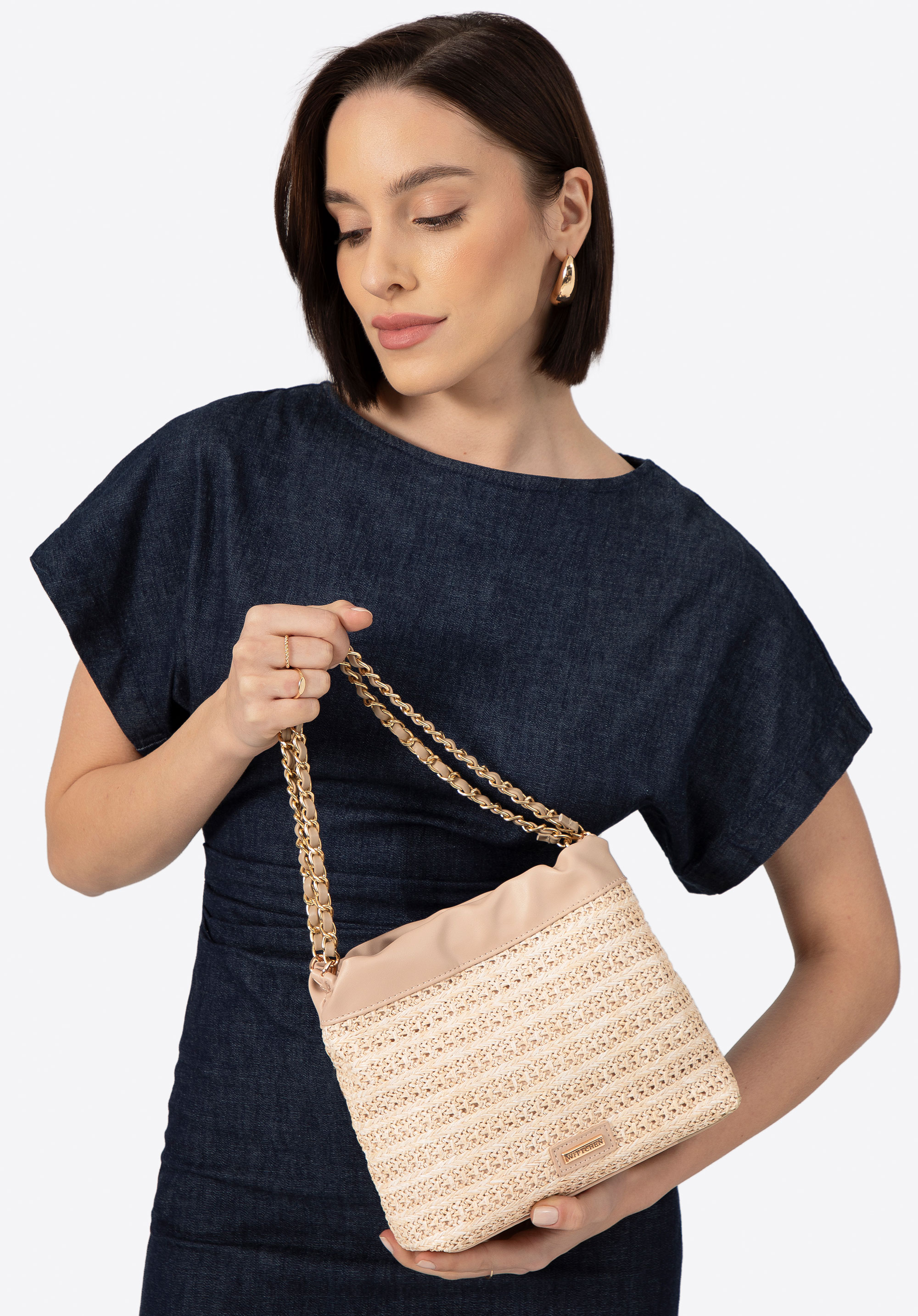 Geflochtene Crossbody-Tasche mit Ketten, beige, 100-4Y-427-9, Bild 1