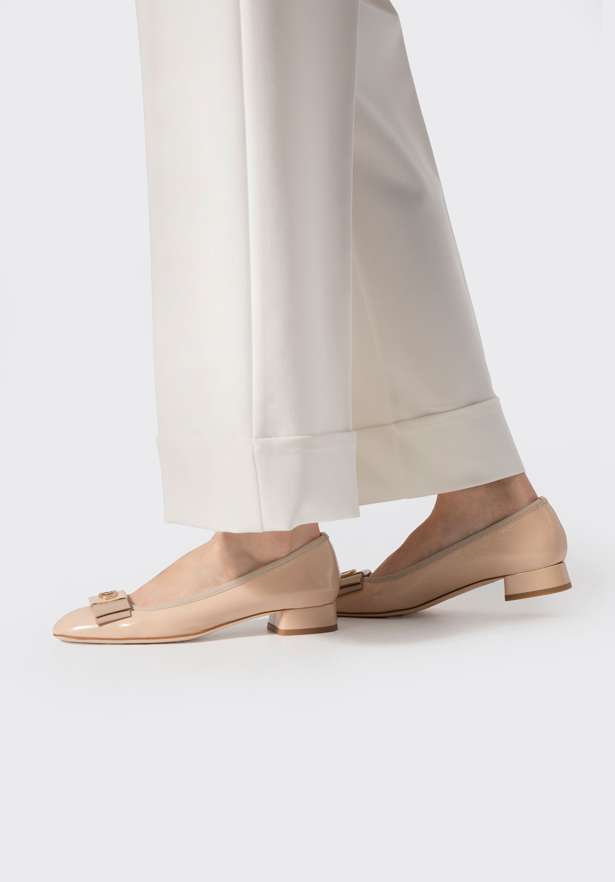 Lackleder-Pumps mit niedrigem Blockabsatz, beige, 102-D-103-0-37_5, Bild 1