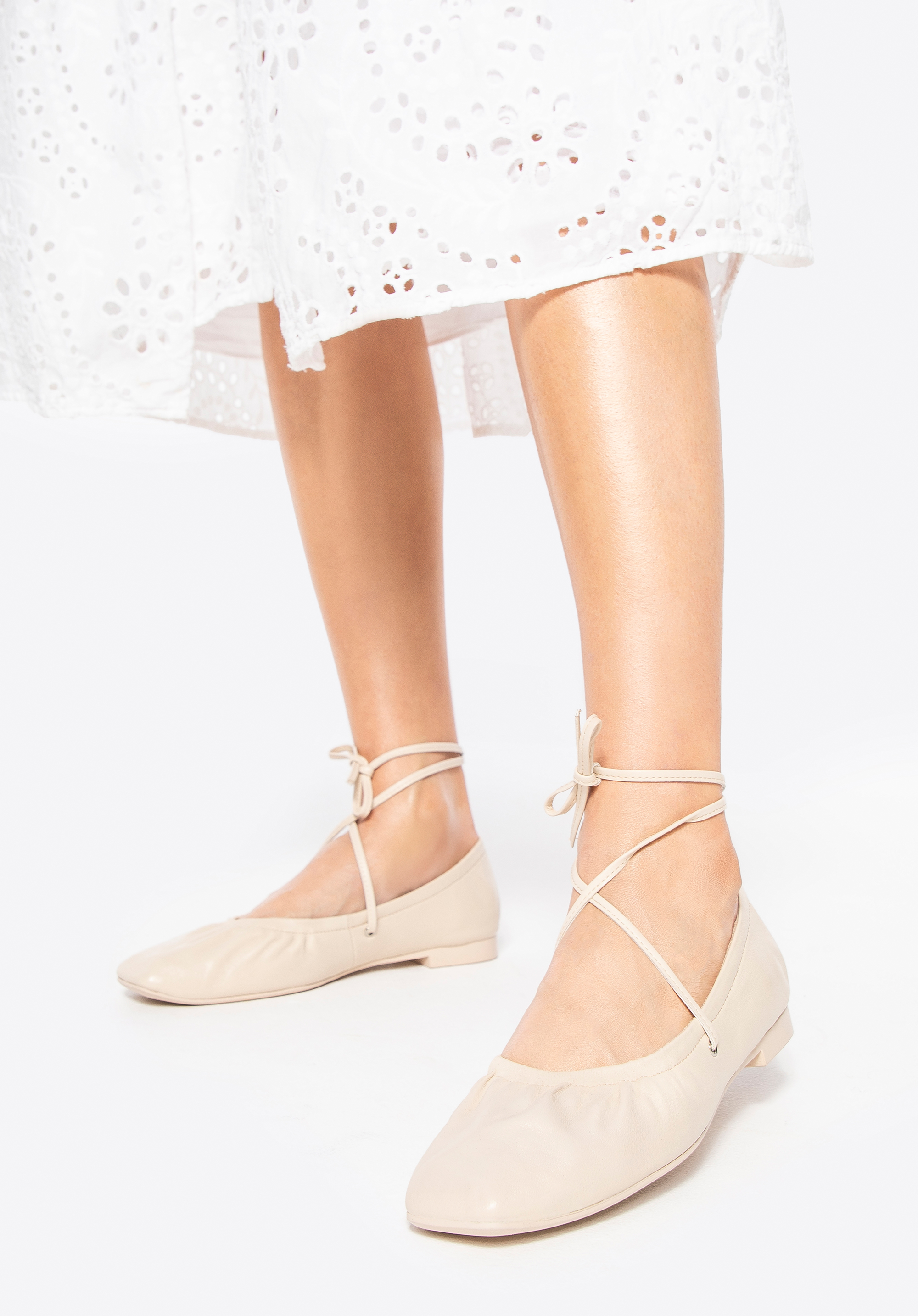 Lederballerinas mit Knöchelriemen, beige, 100-D-500-9-36, Bild 1