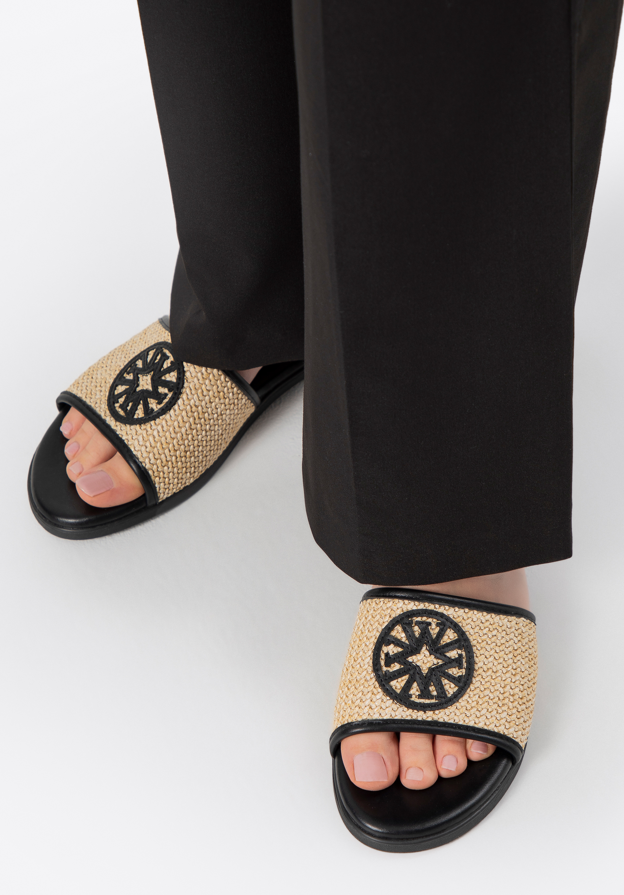 Damen-Flip-Flops aus geflochtenem Öko-Leder, beige-schwarz, 100-DP-200-1-38, Bild 1