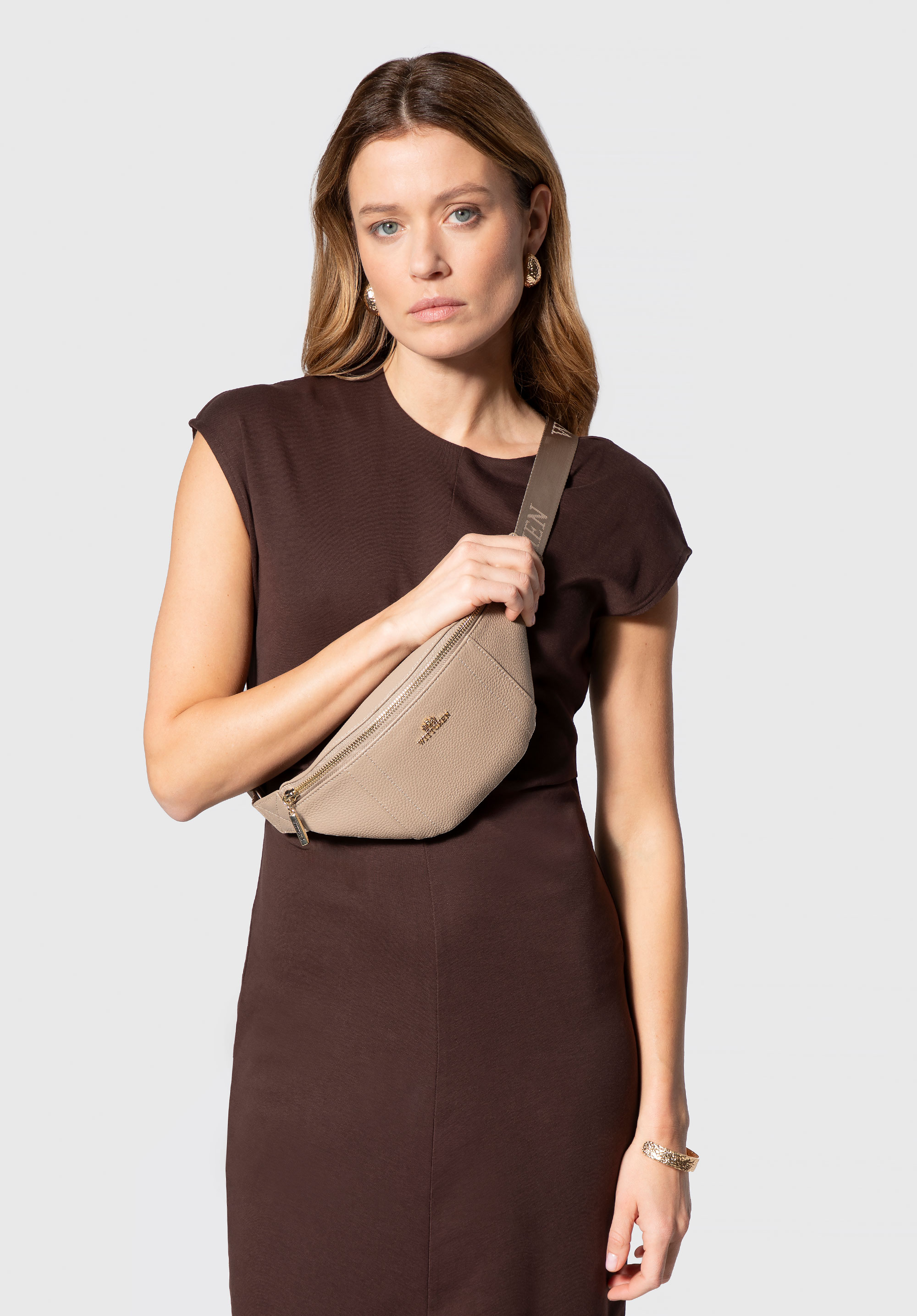 Kožená taška na ľadvinky