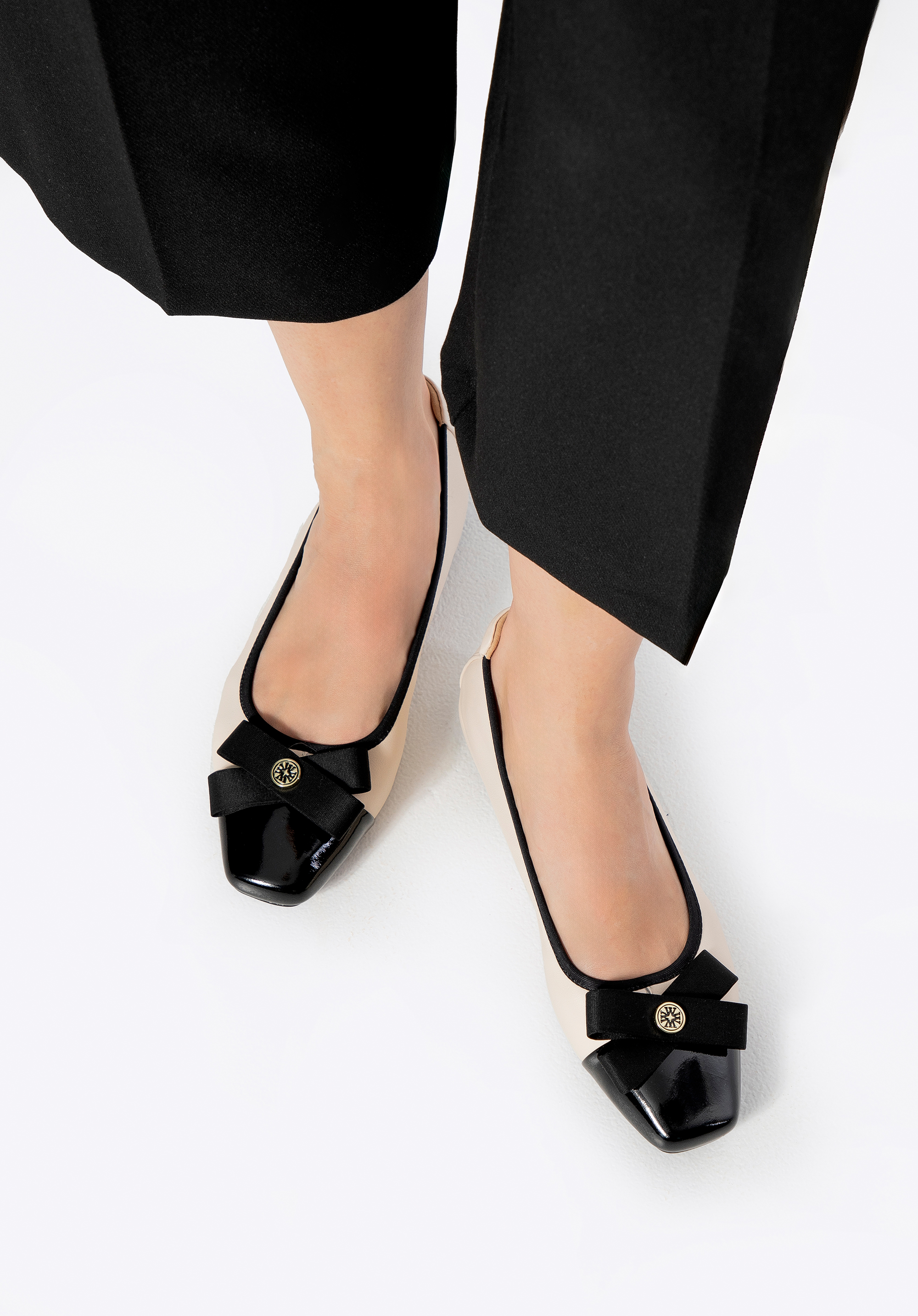 Kožené balerínky s detailem mašle, béžovo-černá, 100-D-955-9-37, Obrázek 1