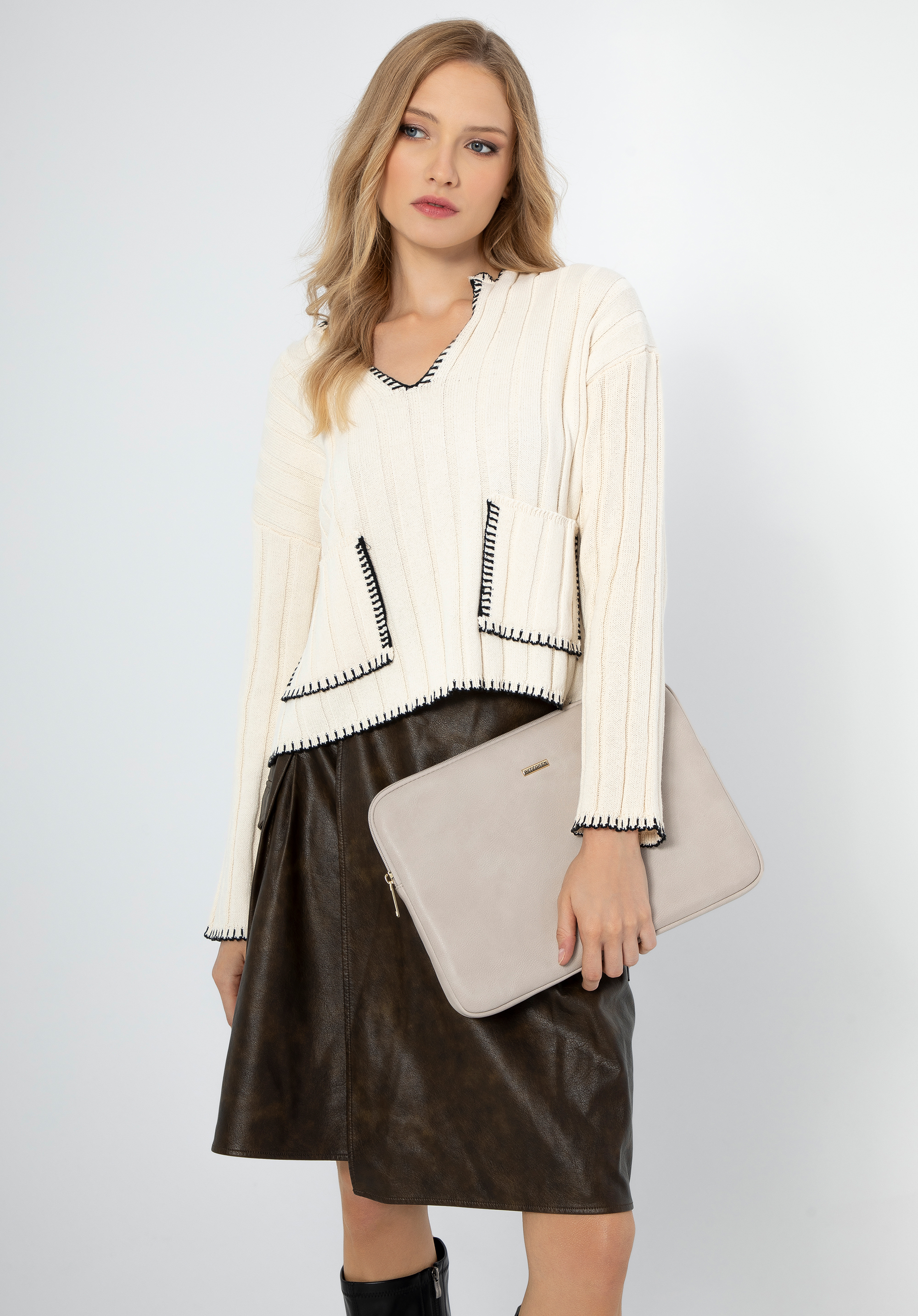 Műbőr laptoptok 14"-os készülékekhez, bézs, 29-3-035-9, Fénykép 1