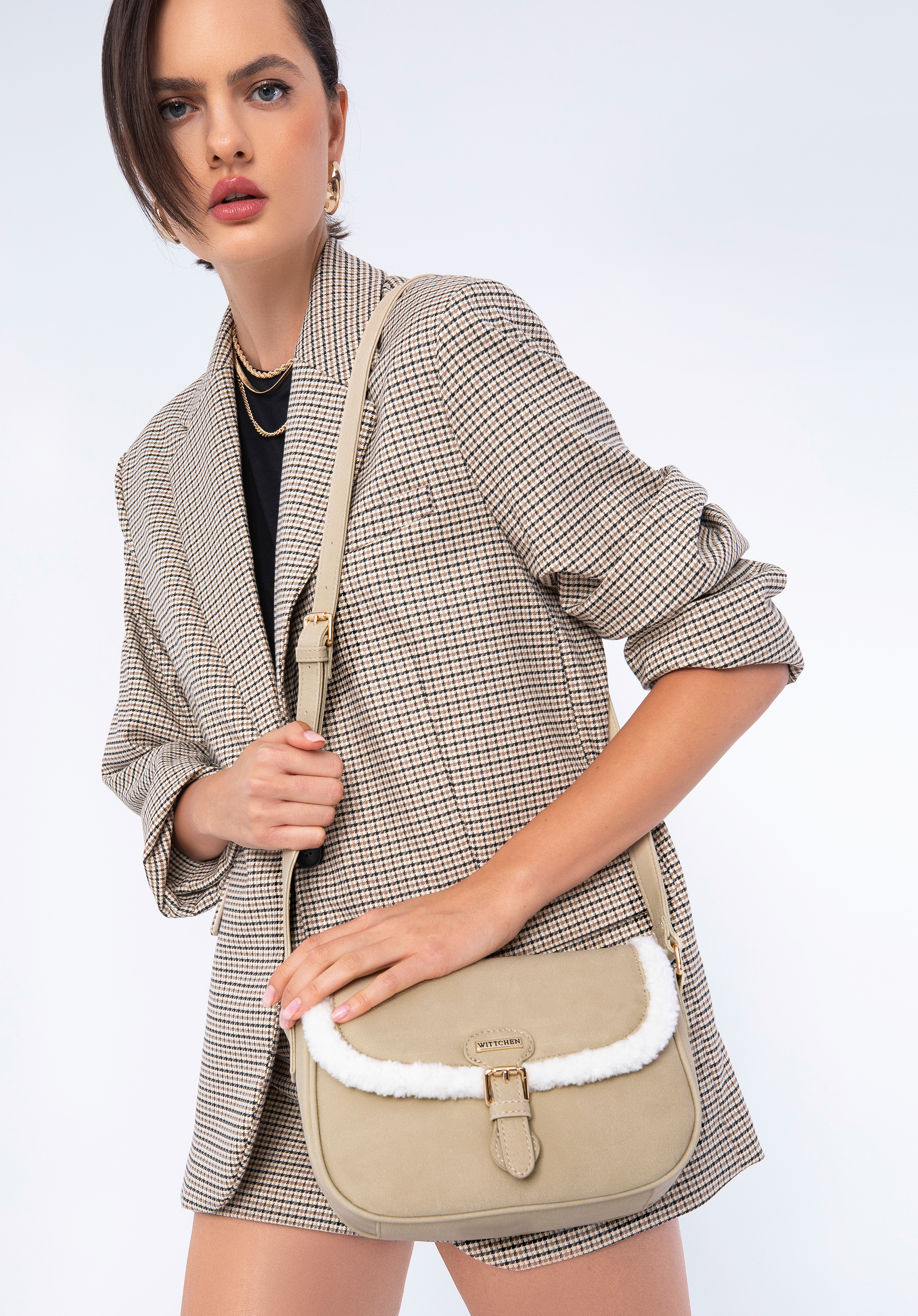 Műszőrme crossbody táska bézs-szürke