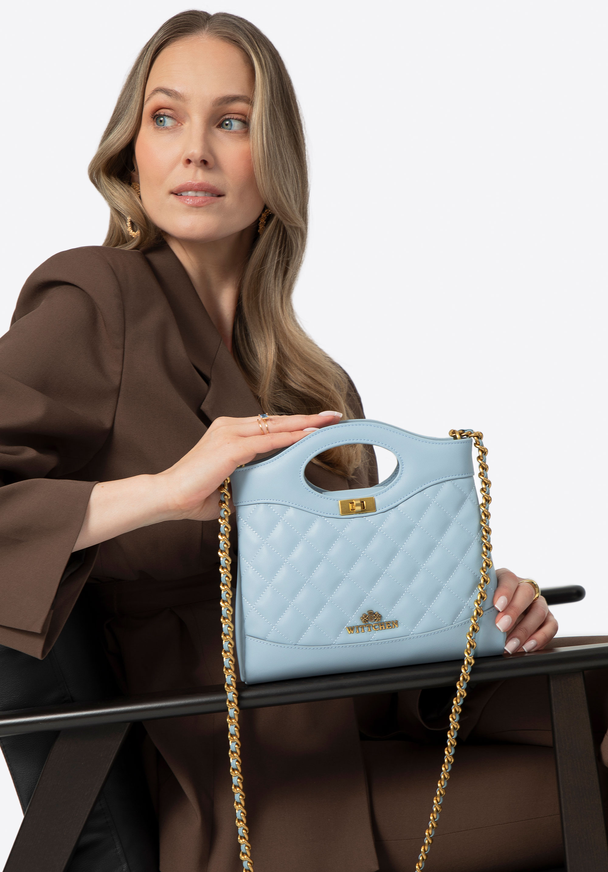 Gesteppte Mini-Tasche aus Leder mit Kette, blau, 100-4E-230-N, Bild 1