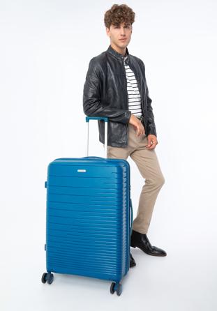 Großer Koffer aus Polypropylen mit glänzenden Riemen, blau, 56-3T-163-95, Bild 1