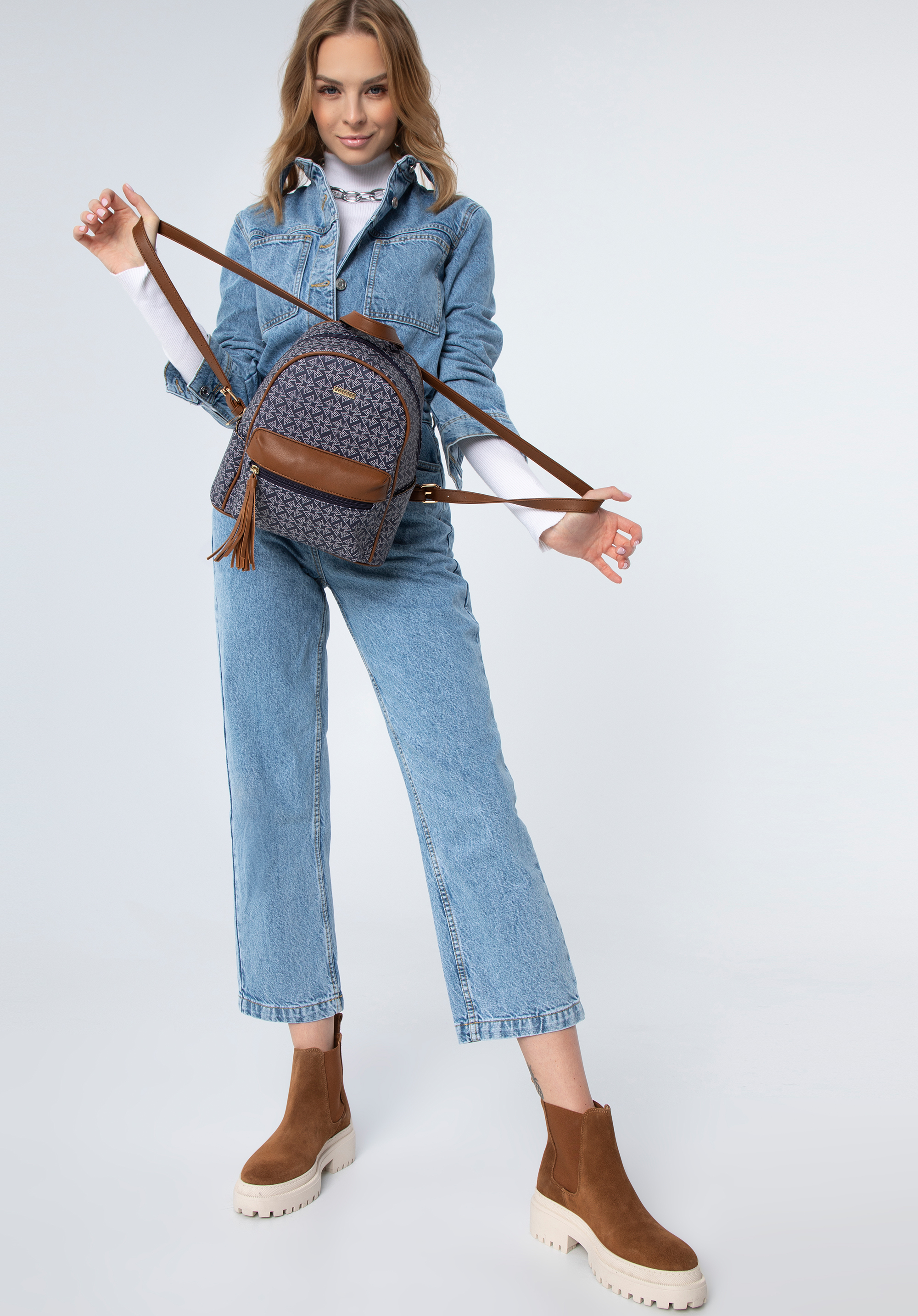 Rucsac cu monogramă din piele artificială pentru femei, bleumarin - maro, 97-4Y-237-7, Fotografie 1