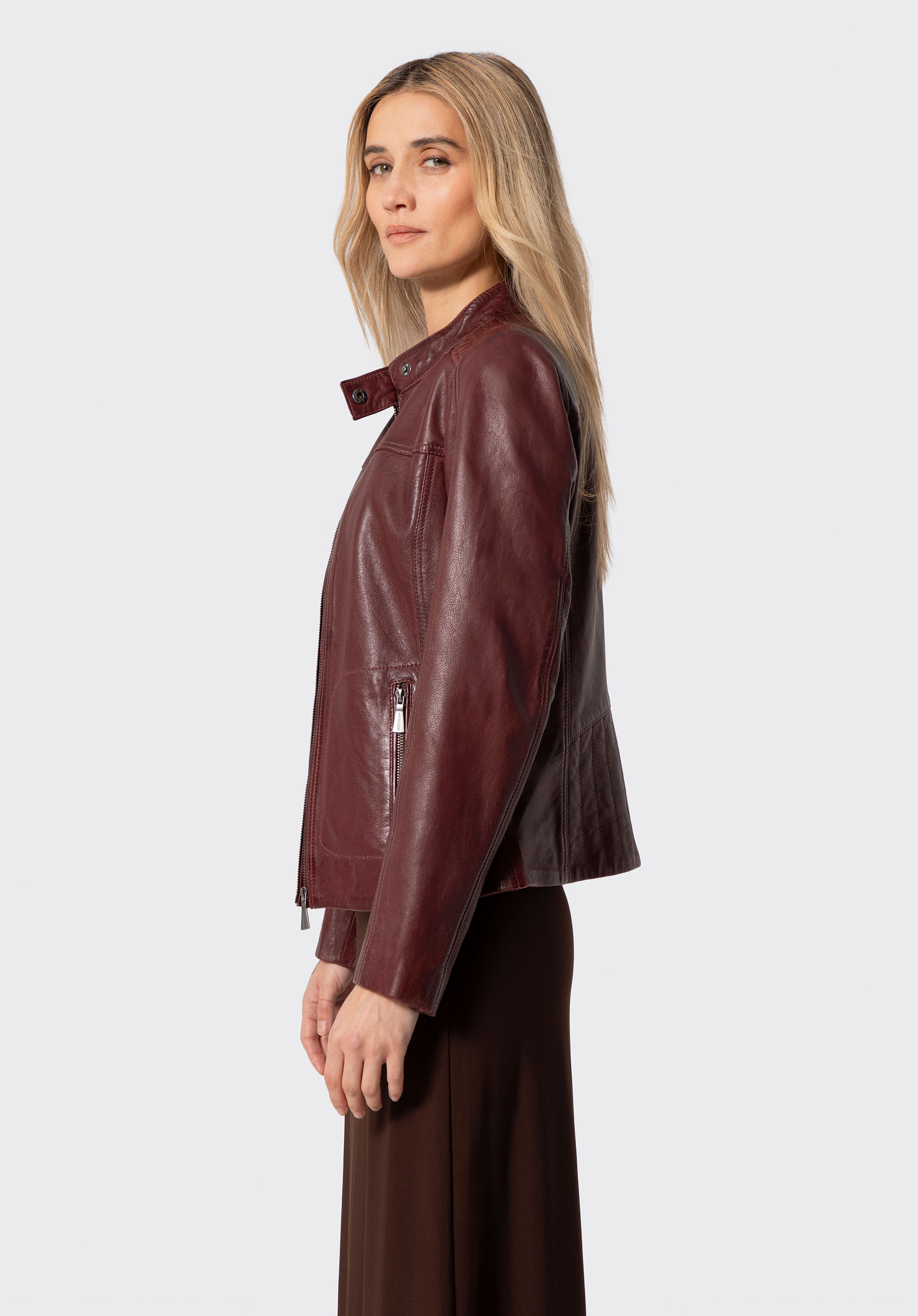 Dámska kožená bunda s prešívaním, bordová, 100-09-409-3-M, Obrázok 1