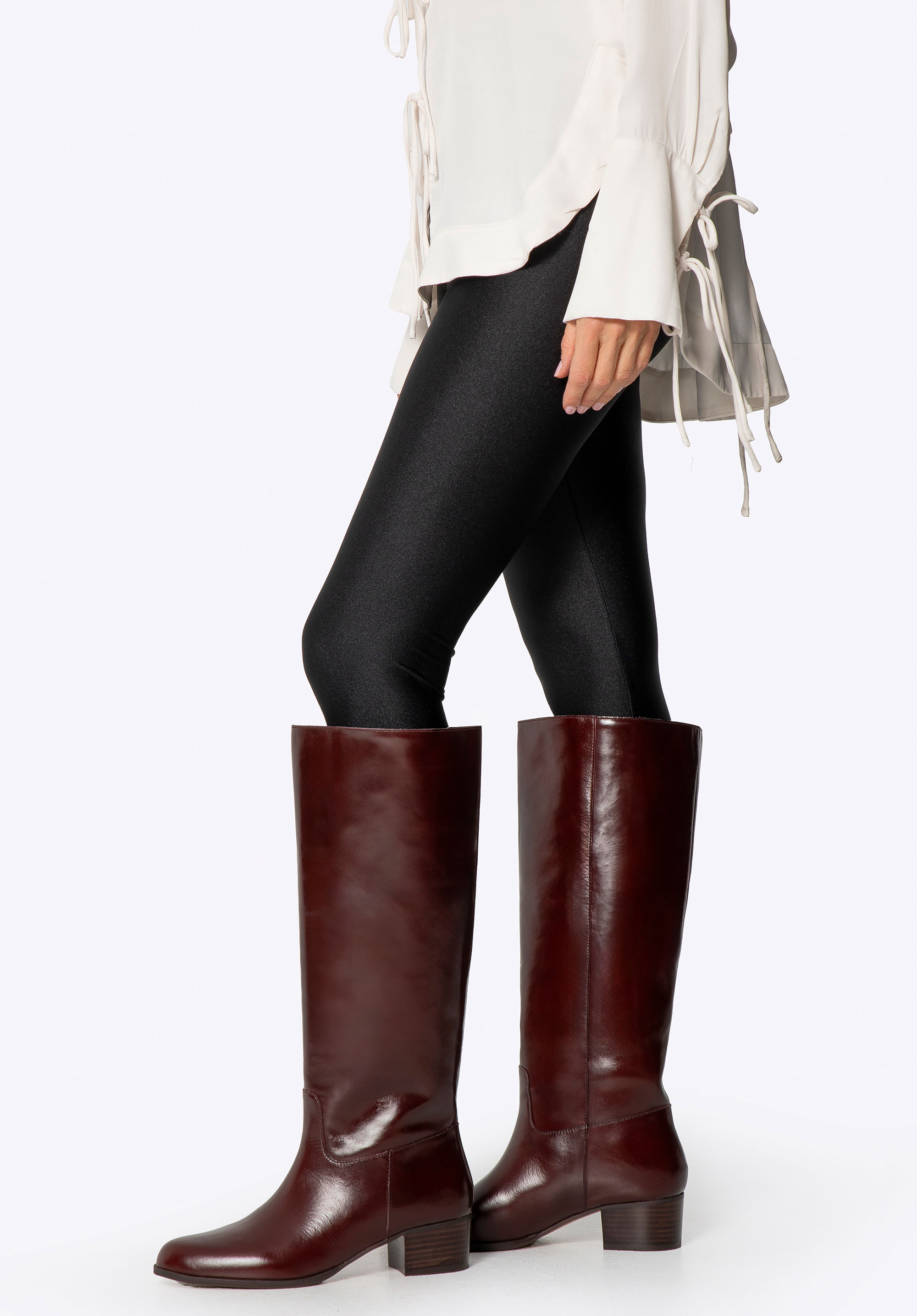 Dámske kožené čižmy s blokovým podpätkom