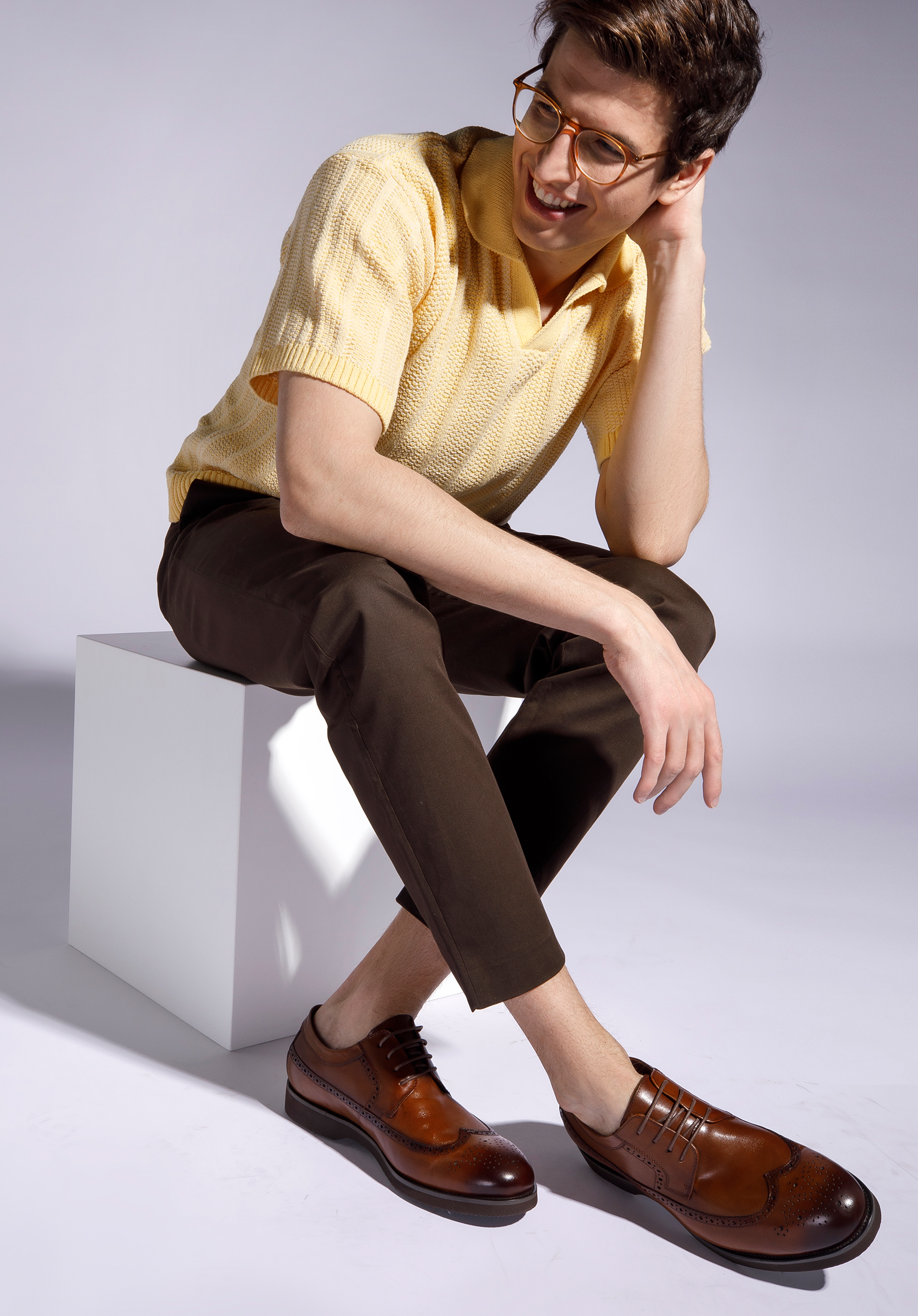 Brogues aus Leder mit horizontalen Nähten und leichter Sohle, braun, 94-M-511-5-41, Bild 1