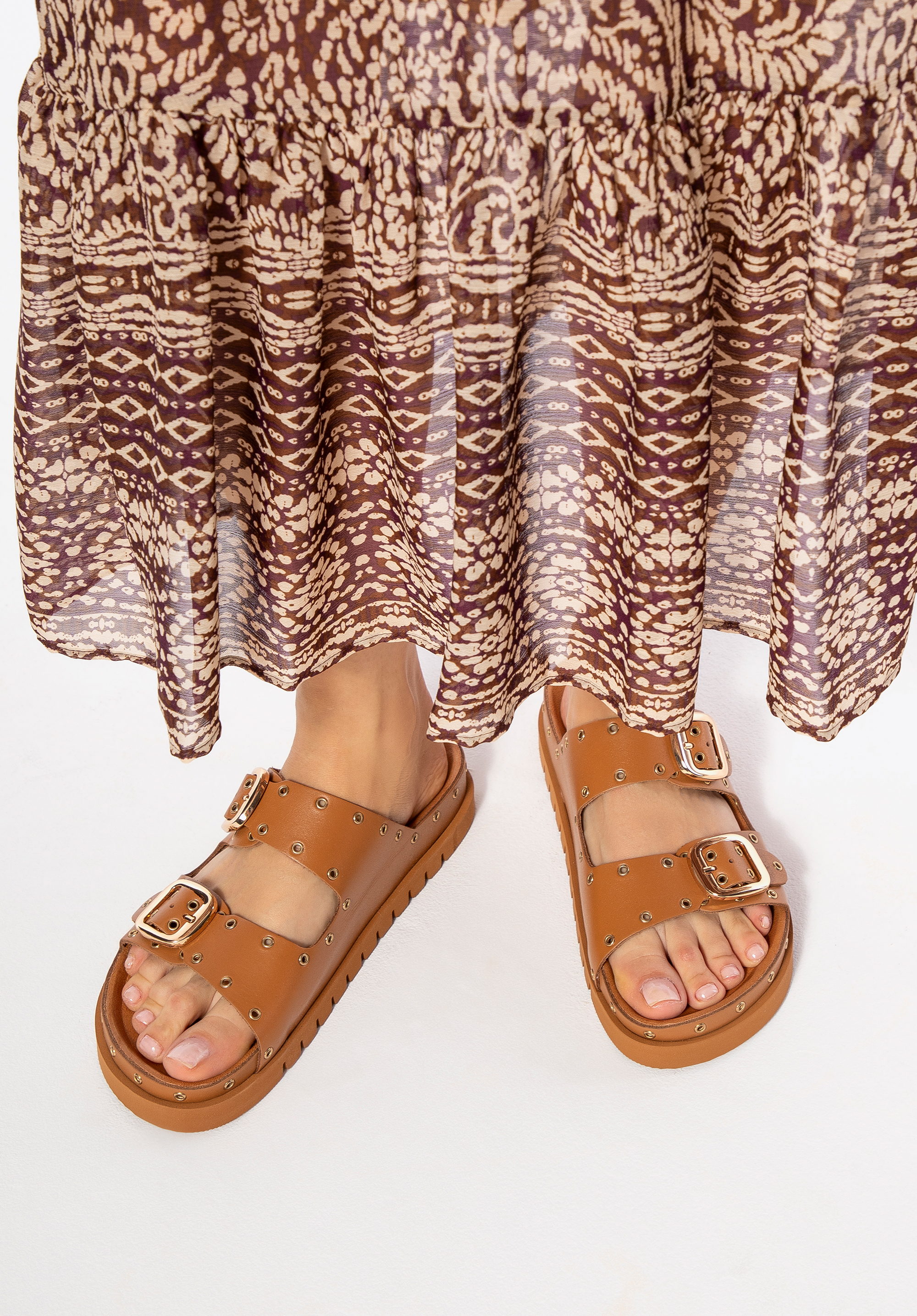 Damen-Flip-Flops aus Leder mit Metall-Details, braun, 100-D-550-5-37, Bild 1