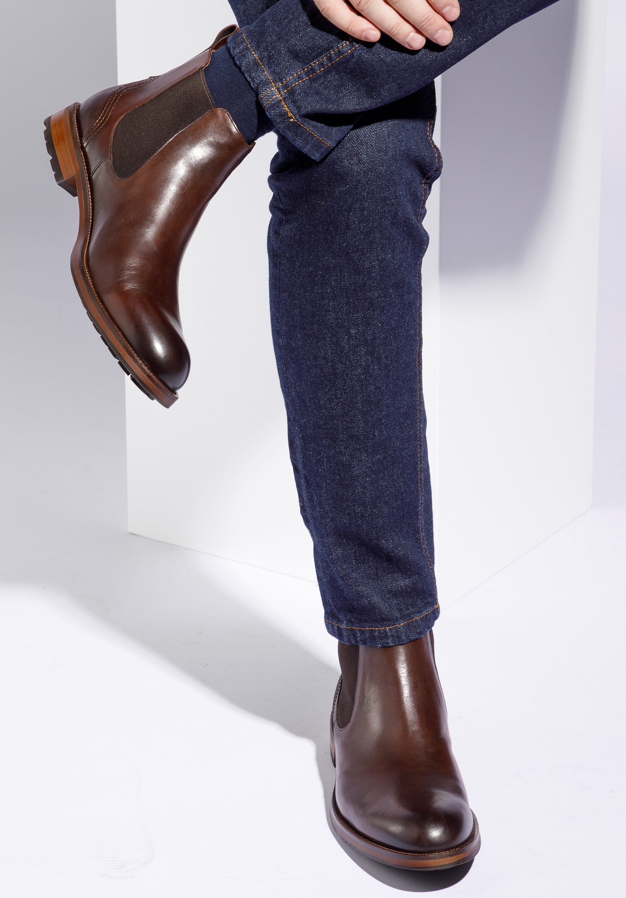 Herren-Stiefeletten aus Leder mit brauner Sohle, braun, 95-M-509-4-44, Bild 1