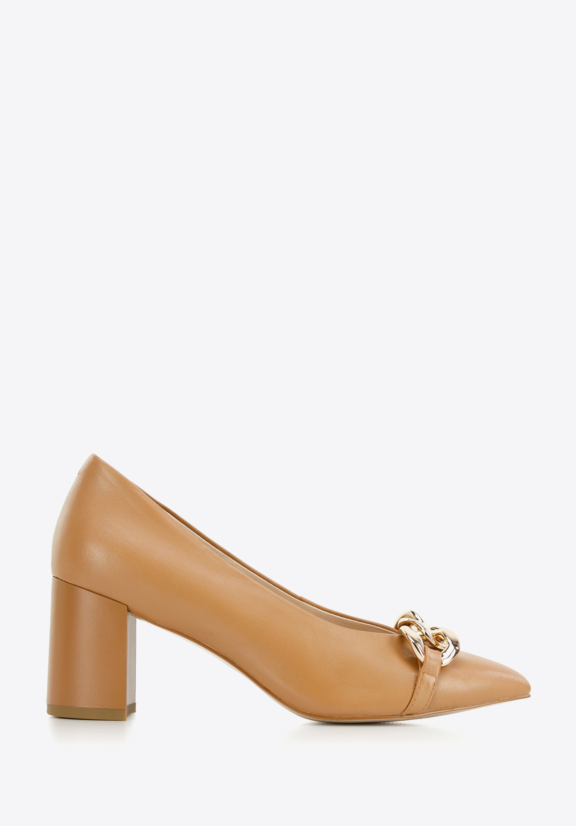 Klassische Pumps aus Leder mit Ketten