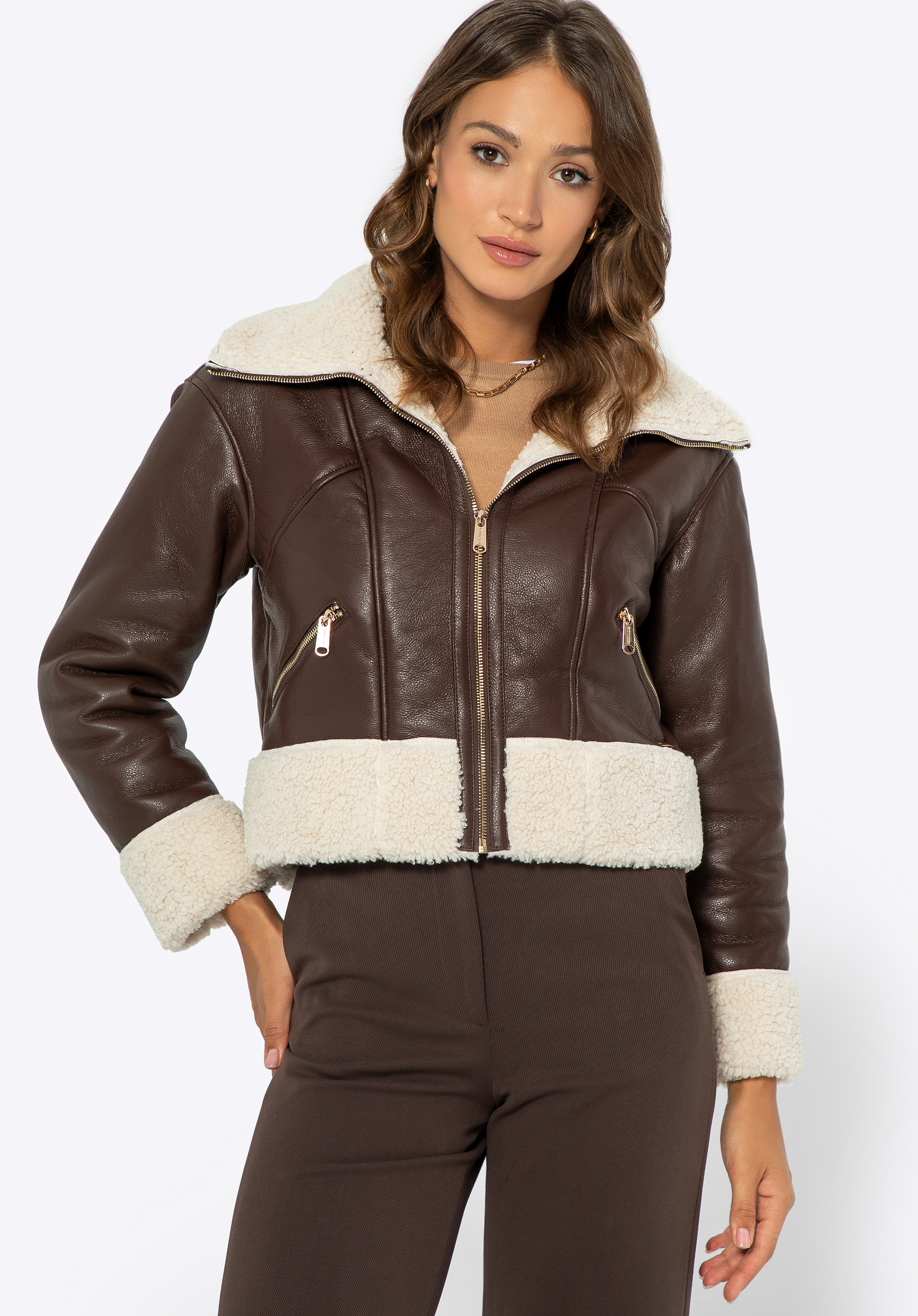 Kurze Damenjacke mit Kunstpelz, braun, 99-9P-116-4-S, Bild 1