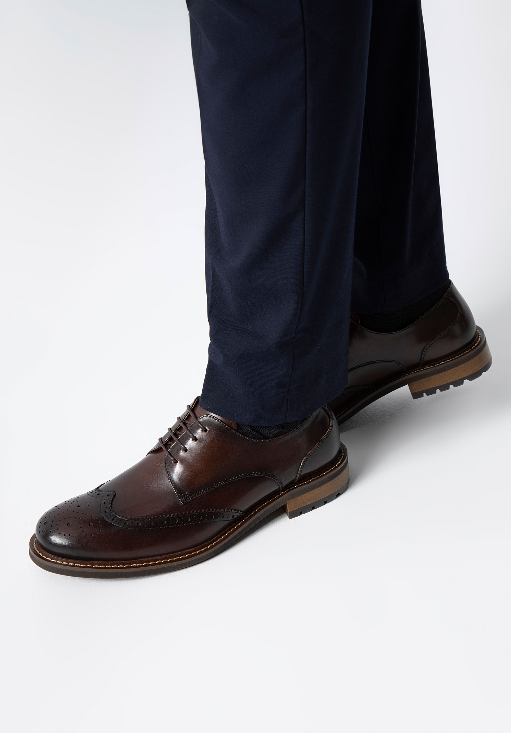 Perforierte Lederschuhe für Herren, braun, 98-M-713-5-39, Bild 1