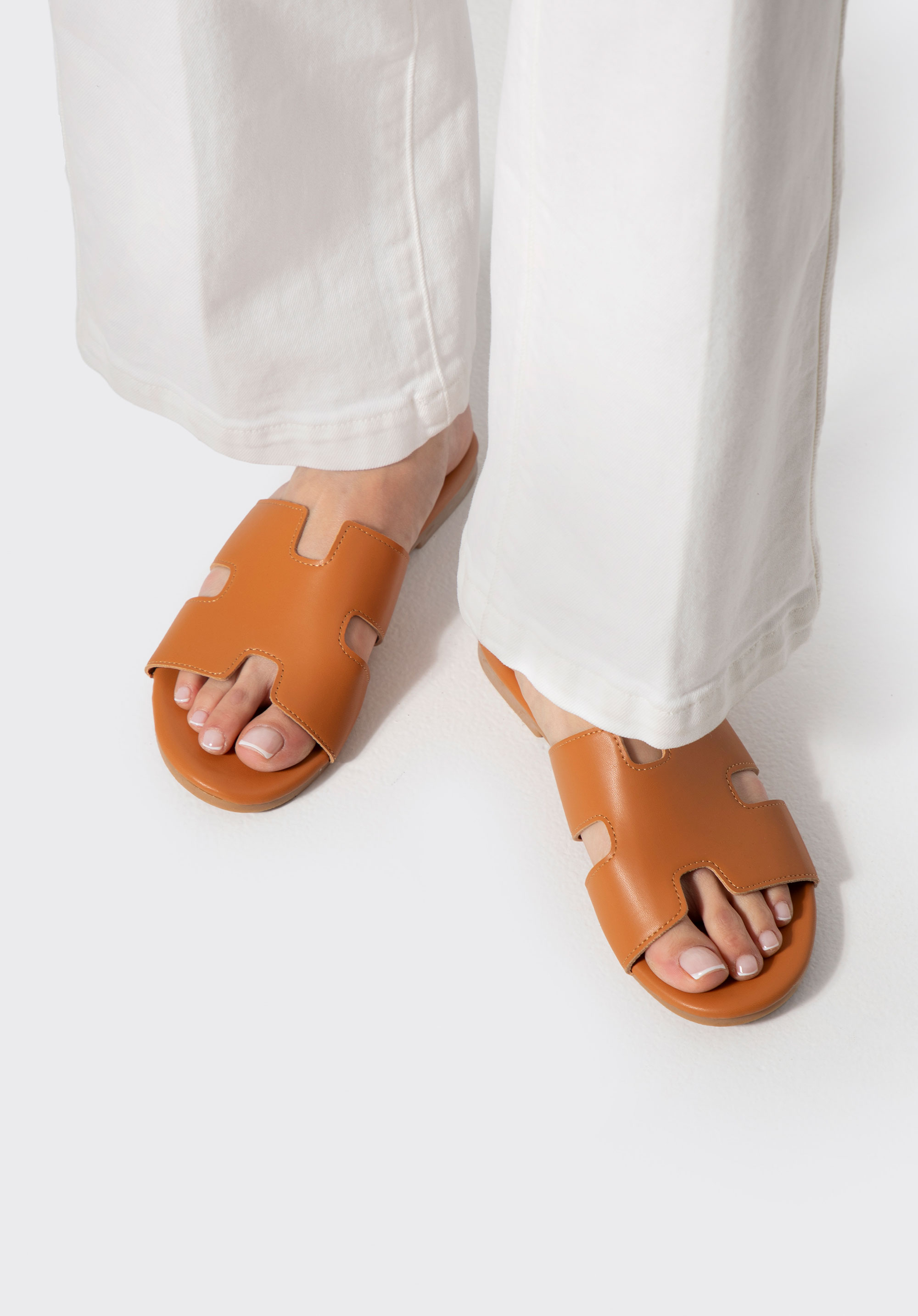 Women''s leather sandals with ''H'' cut-out, braun, 100-DP-809-5-39, Bild 1