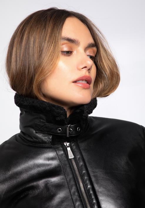 Dámská krátká kožená bunda podšitá ekologickou kožešinou, černá, 97-09-802-5-S, Obrázek 4