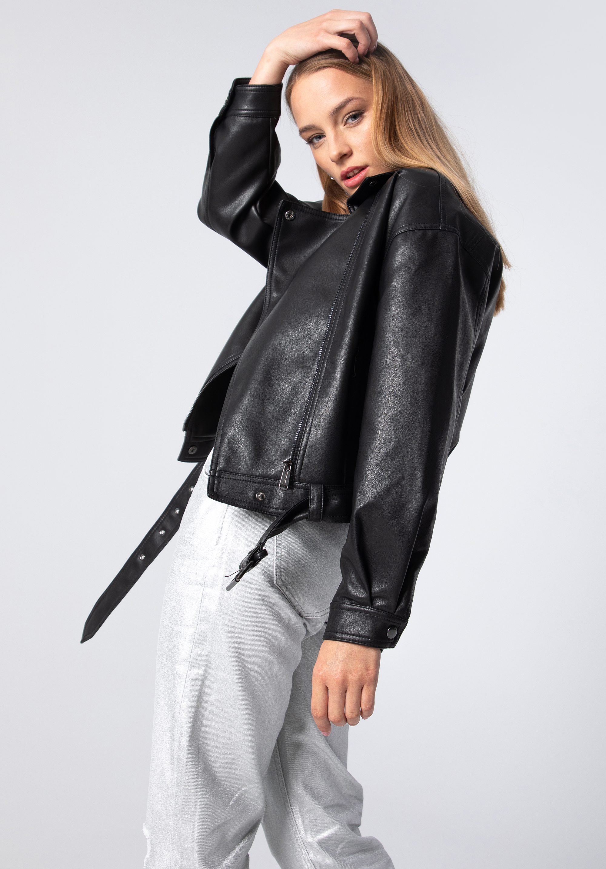 Dámská bunda z ekologické kůže s páskem, černá, 97-9P-104-1-2XL, Obrázek 1
