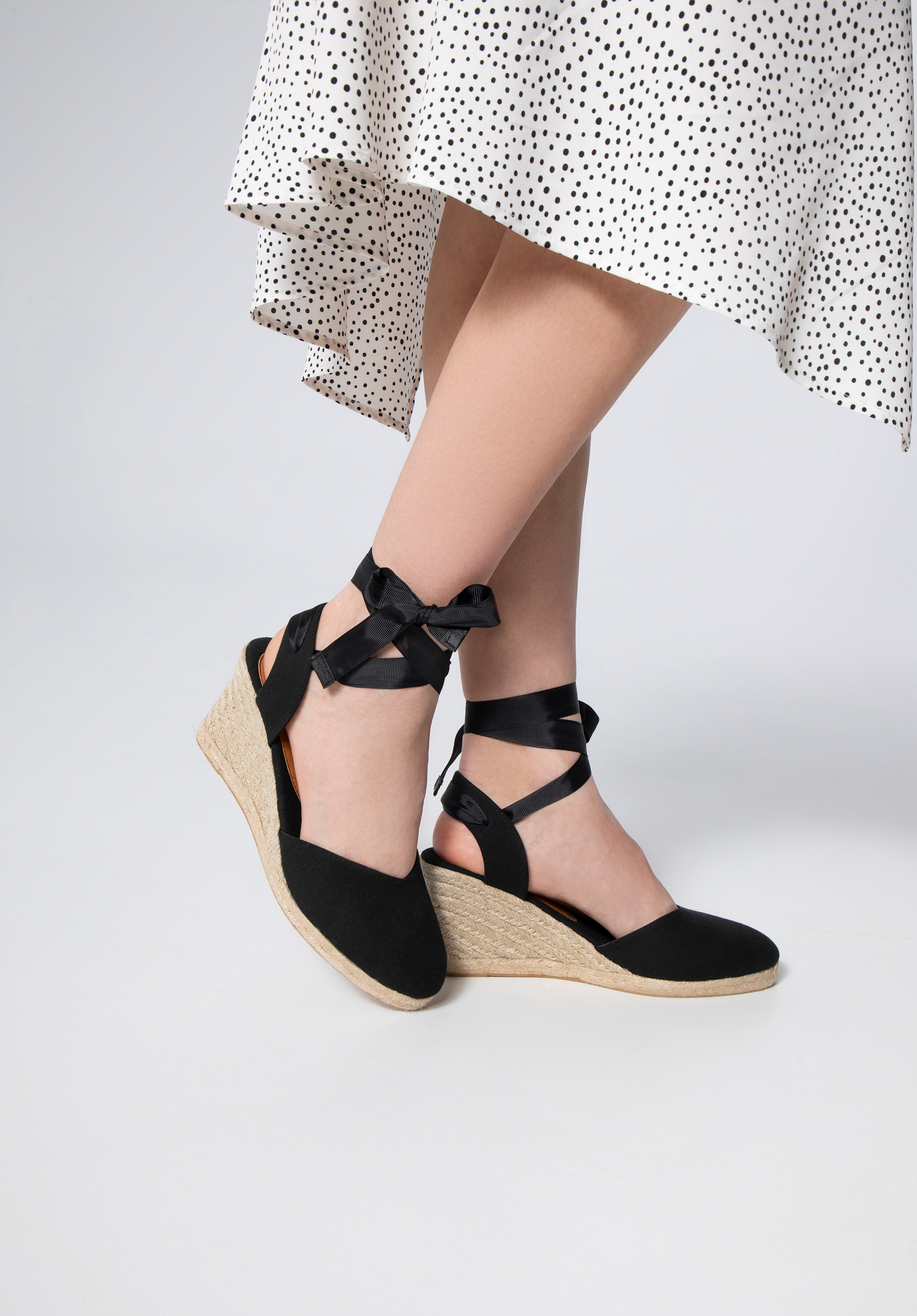Dámské espadrilky s klínkem a zavazováním na kotník, černá, 98-DP-801-1-41, Obrázek 1