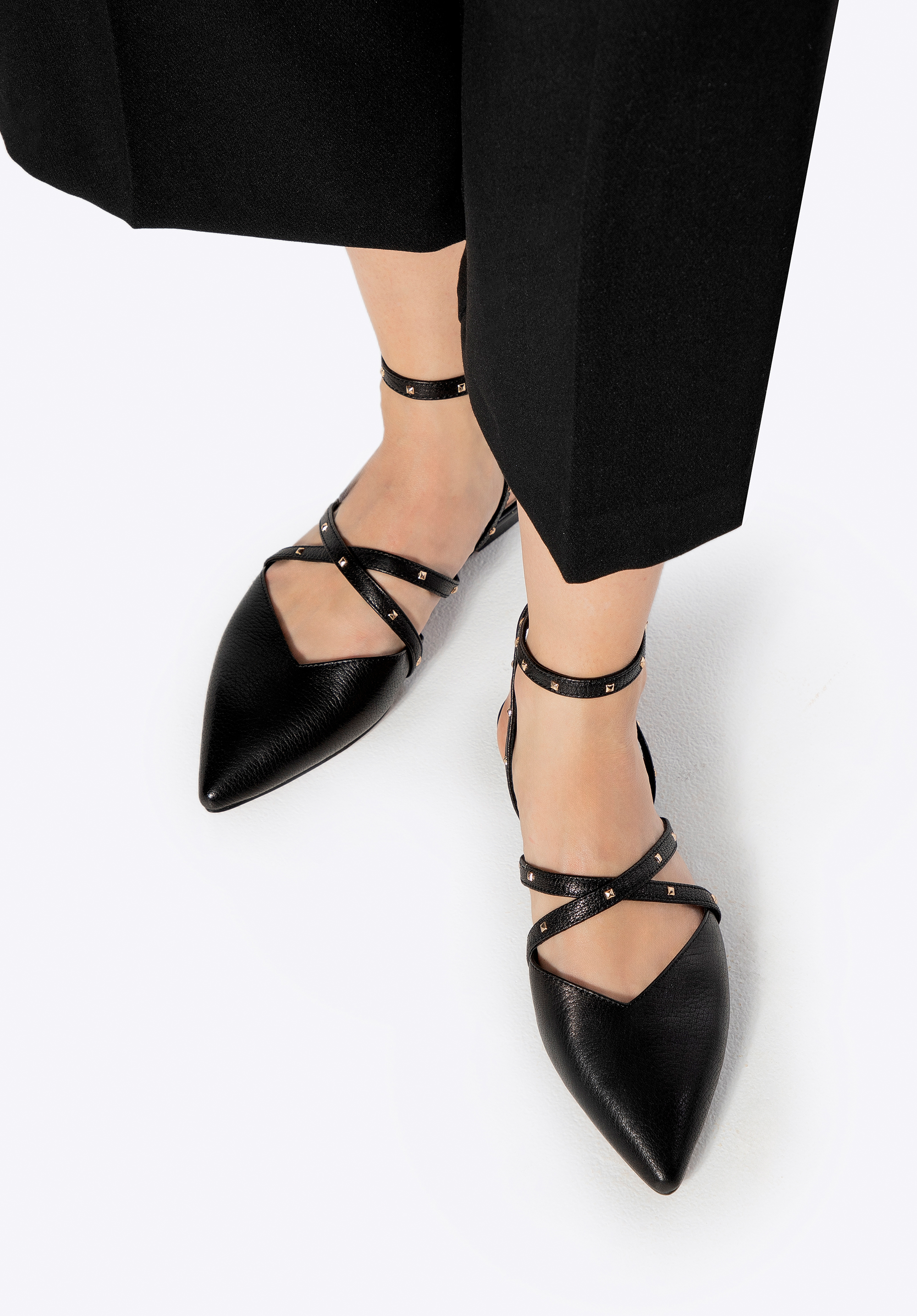 Dámské kožené boty s kovovými detaily, černá, 100-D-502-1-38, Obrázek 1