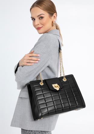 Kožená dámská kabelka  s ozdobnou sponou na řetízku, černá, 97-4E-614-1, Obrázek 1