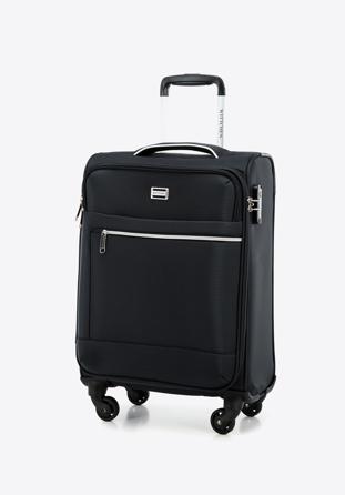 Malý měkký kufr s lesklým zipem na přední straně