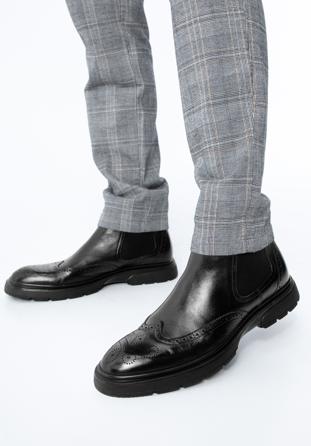 Pánské kožené boty s perforací na silné podrážce