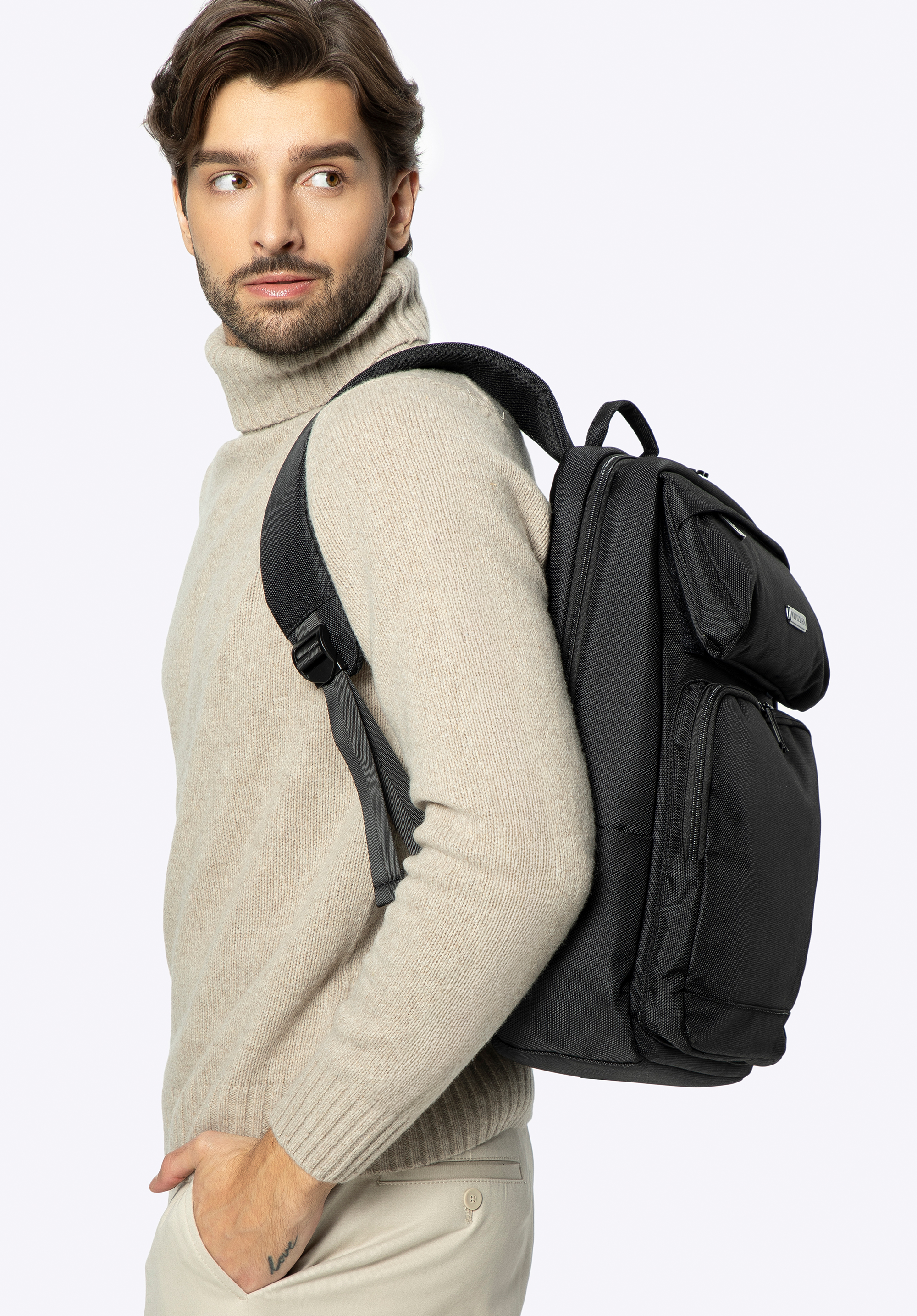 Pánský batoh na notebook 15,6” se dvěma předními kapsami, černá, 98-3P-101-1DD, Obrázek 1