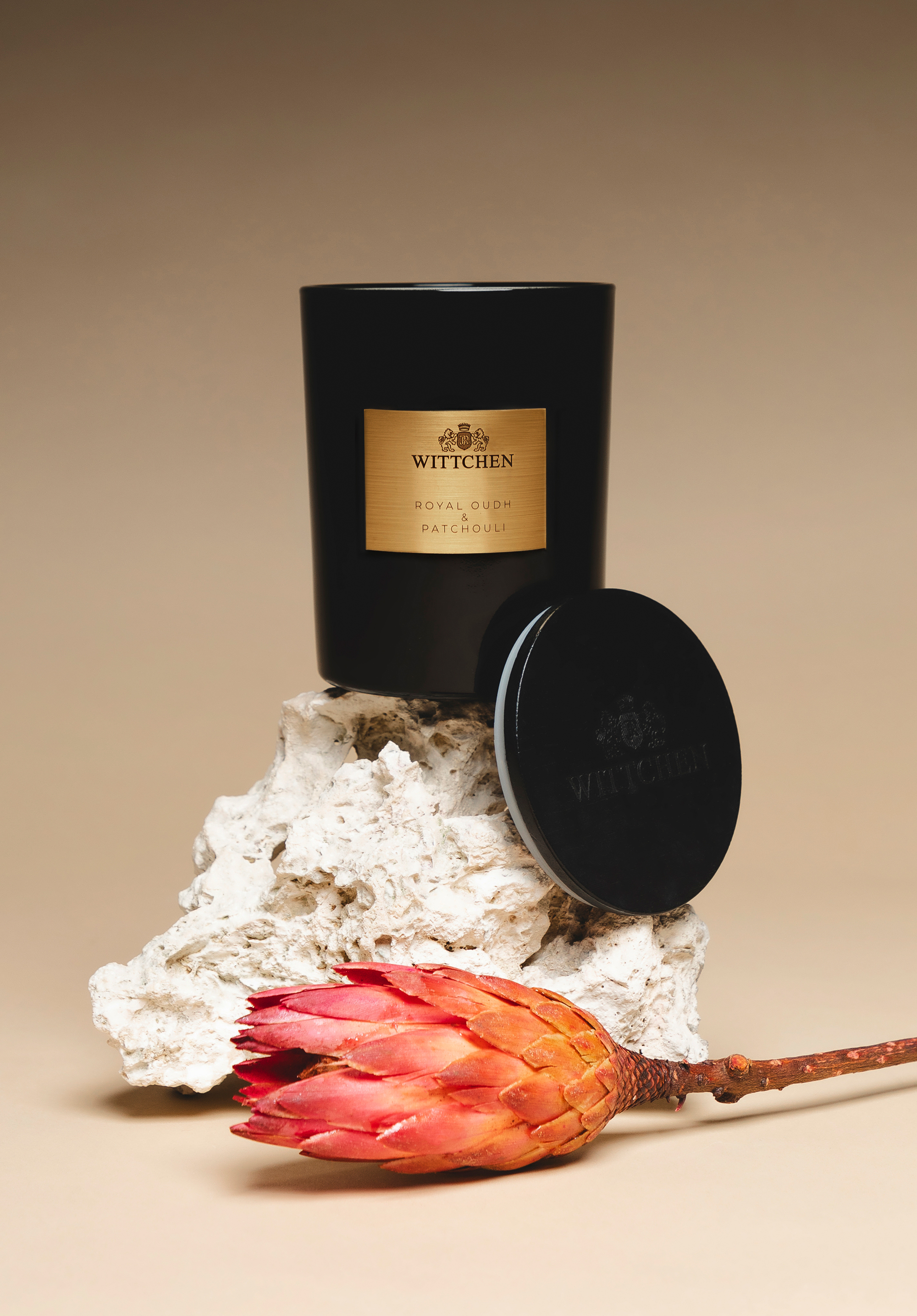Sójová svíčka s dvojitým knotem Royal Oudh & Patchouli