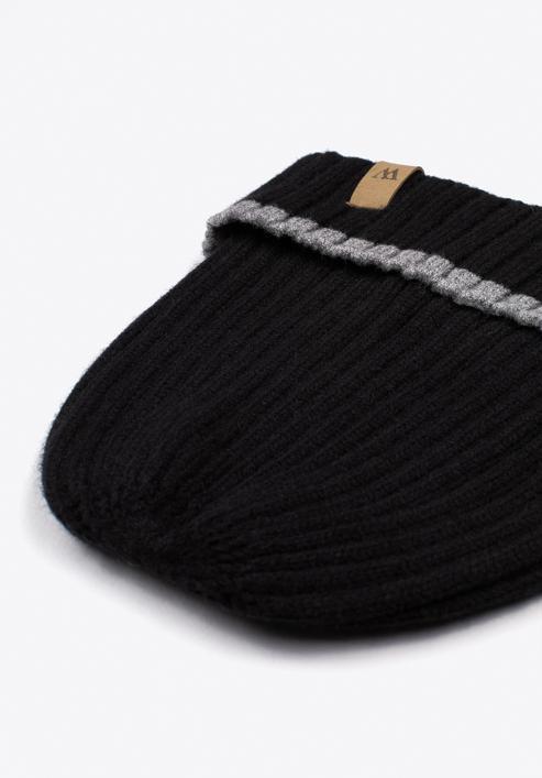 Jednoduchá pánská čepice s barevným proužkem, černo šedá, 97-HF-011-17, Obrázek 2
