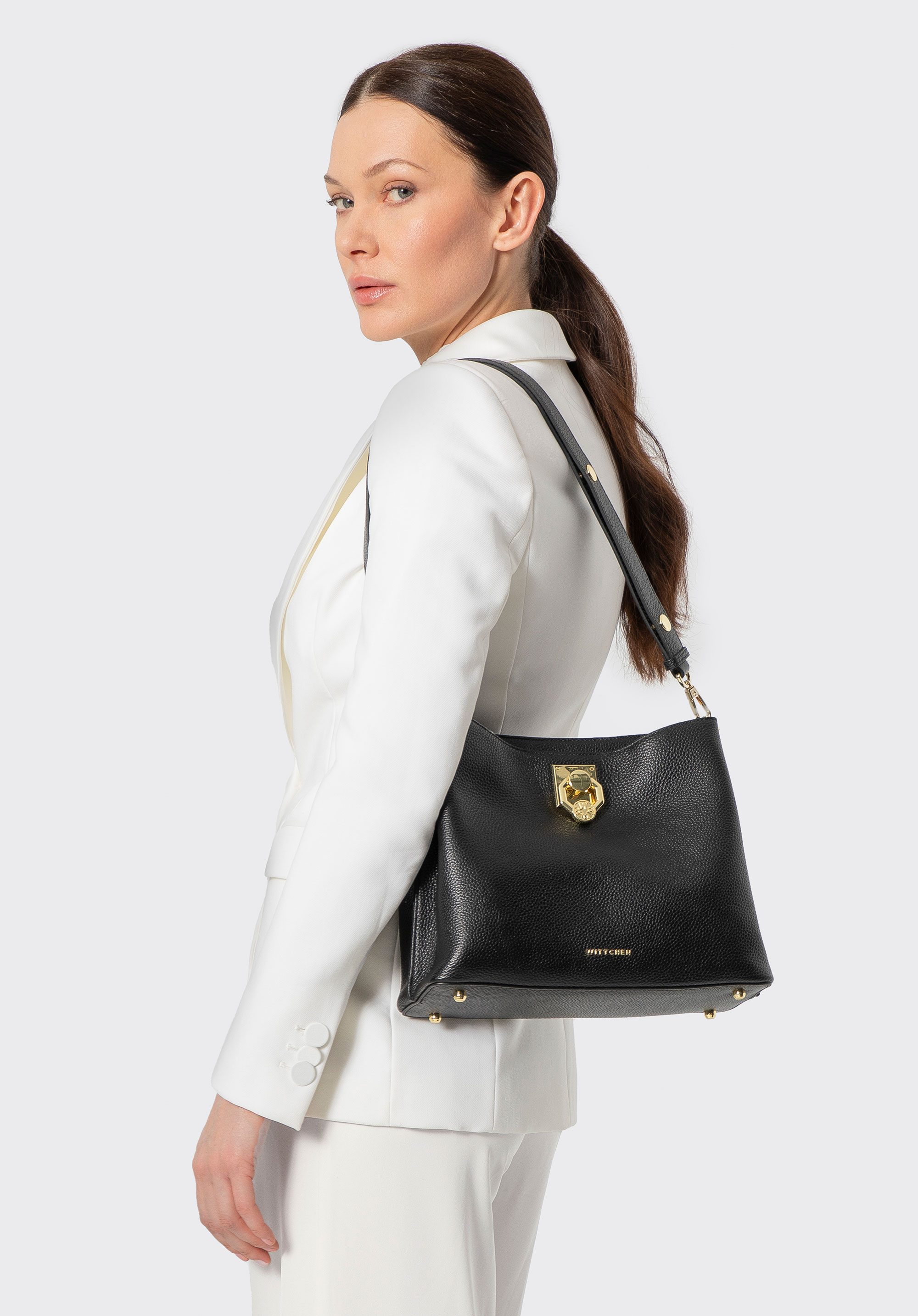 Dámská kožená kabelka přes rameno s přezkou, černo-zlatá, 100-4E-605-1G, Obrázek 1