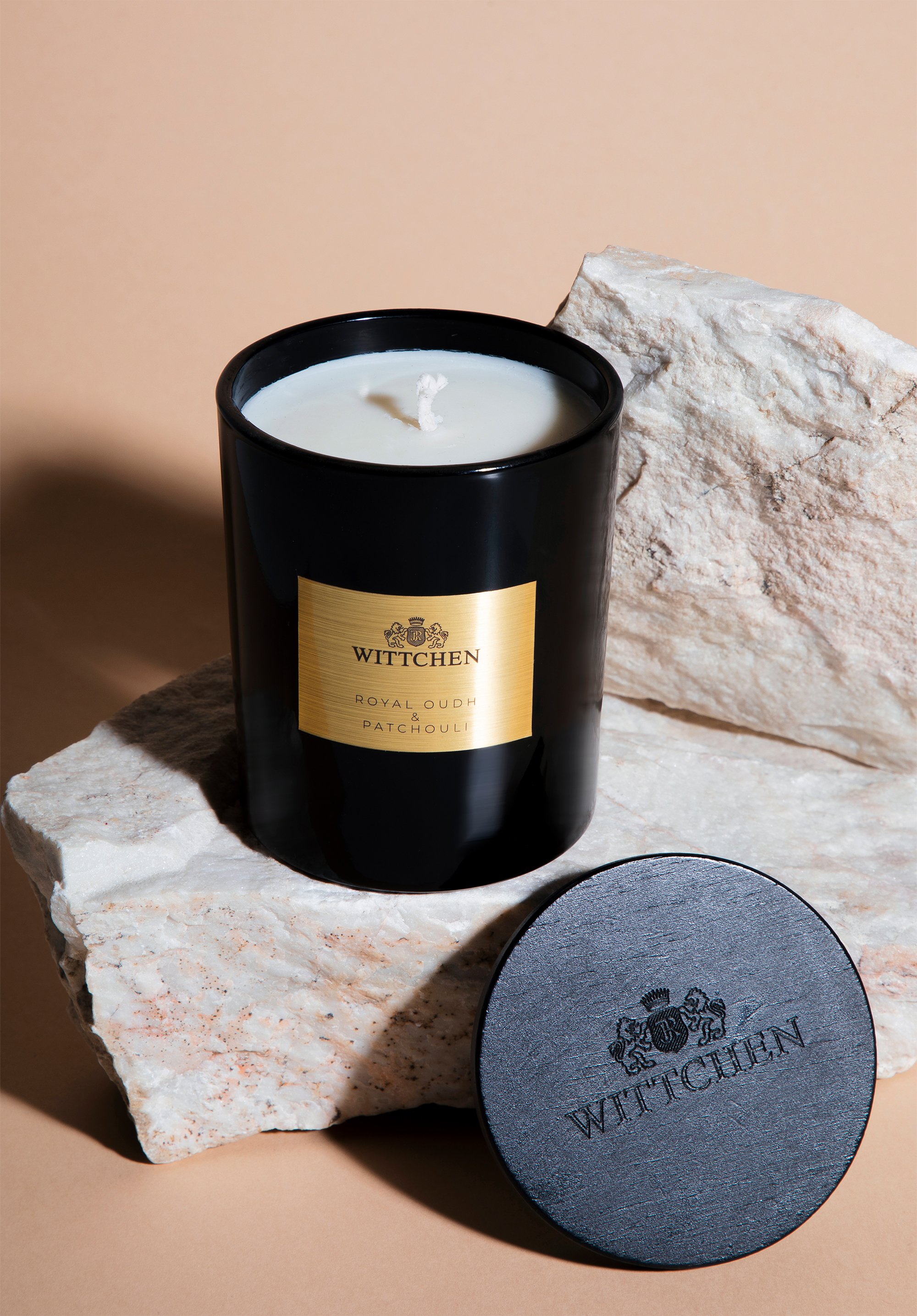 Sójová svíčka s bavlněným knotem Royal Oudh & Patchouli