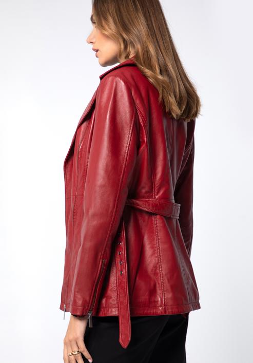 Dámská kožená bunda s páskem, červená, 97-09-803-4-L, Obrázek 2