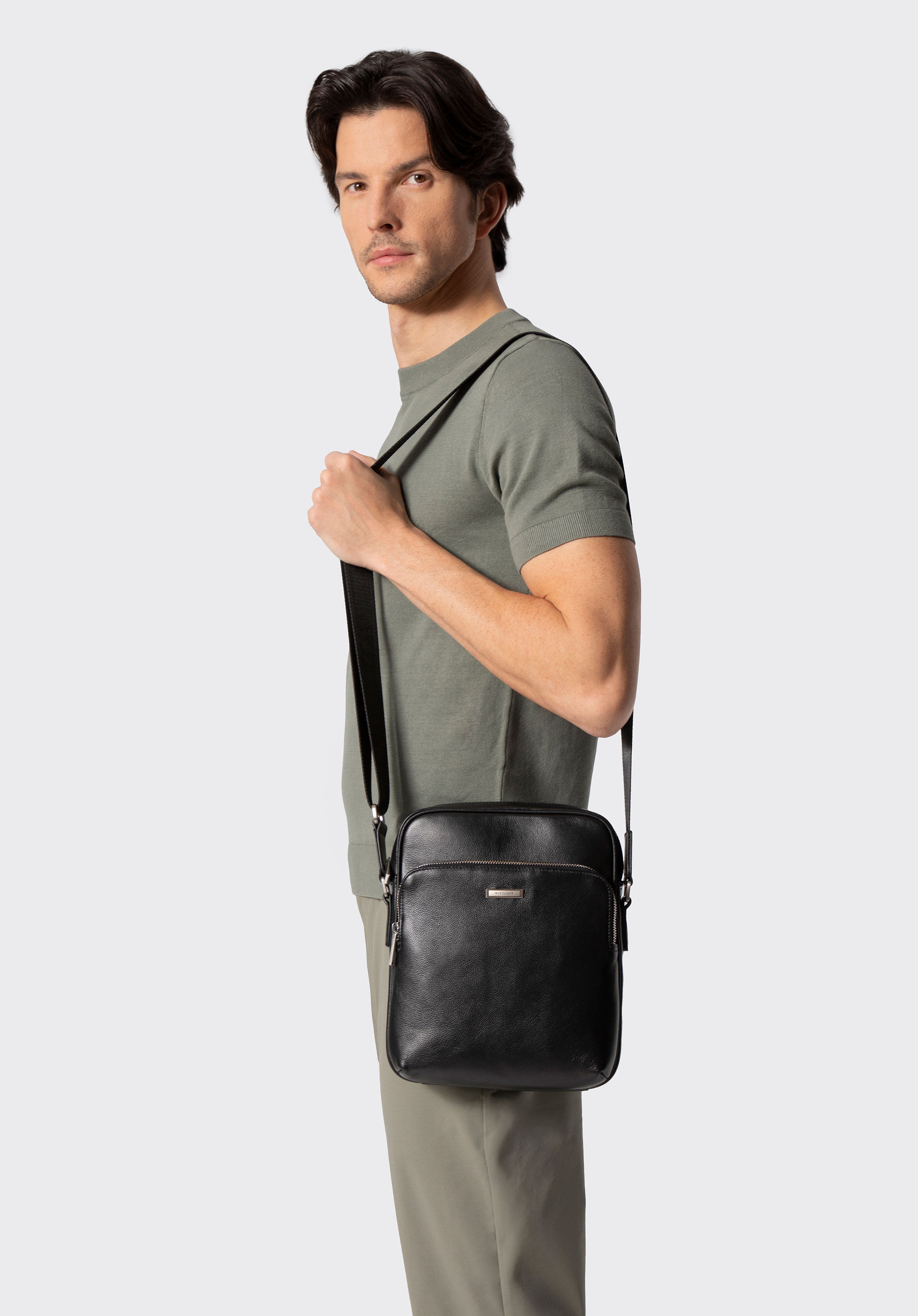 Pánska kožená crossbody kabelka s extra vreckom, čierno-strieborná, 102-4U-603-1S, Obrázok 1