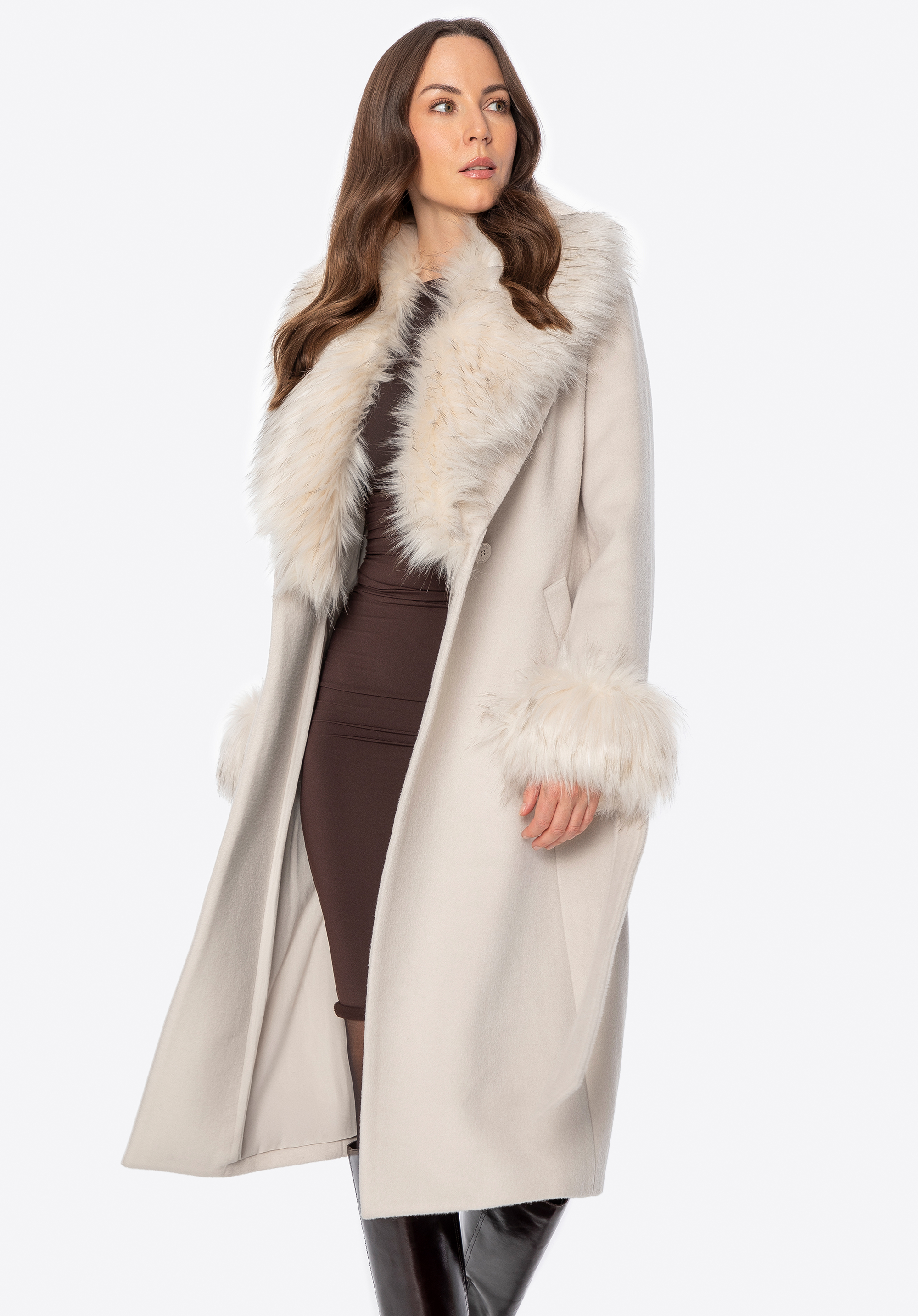 Palton de damă din amestec de lână cu detalii din blană artificială