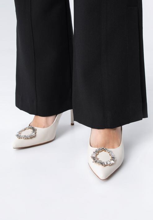 Pantofi din piele cu toc stiletto cu detaliu de cataramă strălucitor, crem, 97-D-517-5-39, Fotografie 15