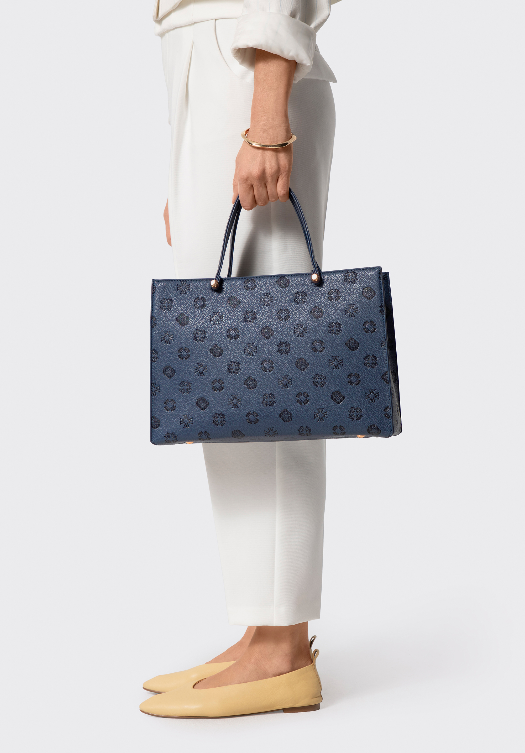 Geprägte Tragetasche aus Kunstleder, dunkelblau, 101-4Y-P02-7, Bild 1