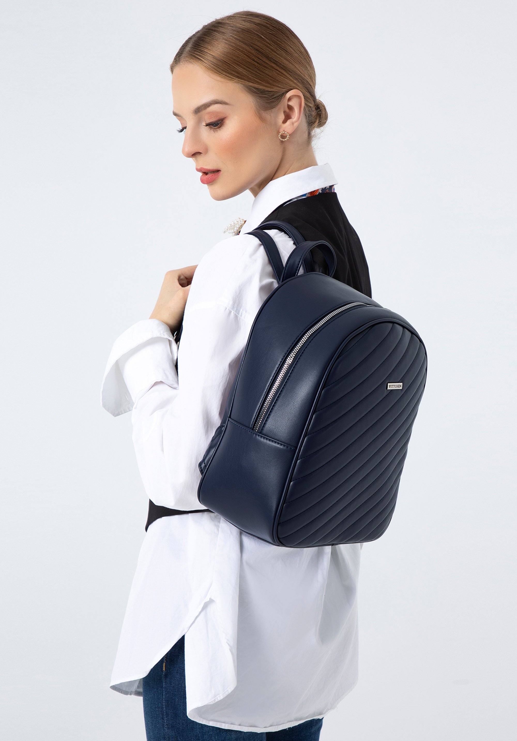 Gesteppter Rucksack aus Öko-leder, dunkelblau, 97-4Y-759-N, Bild 1