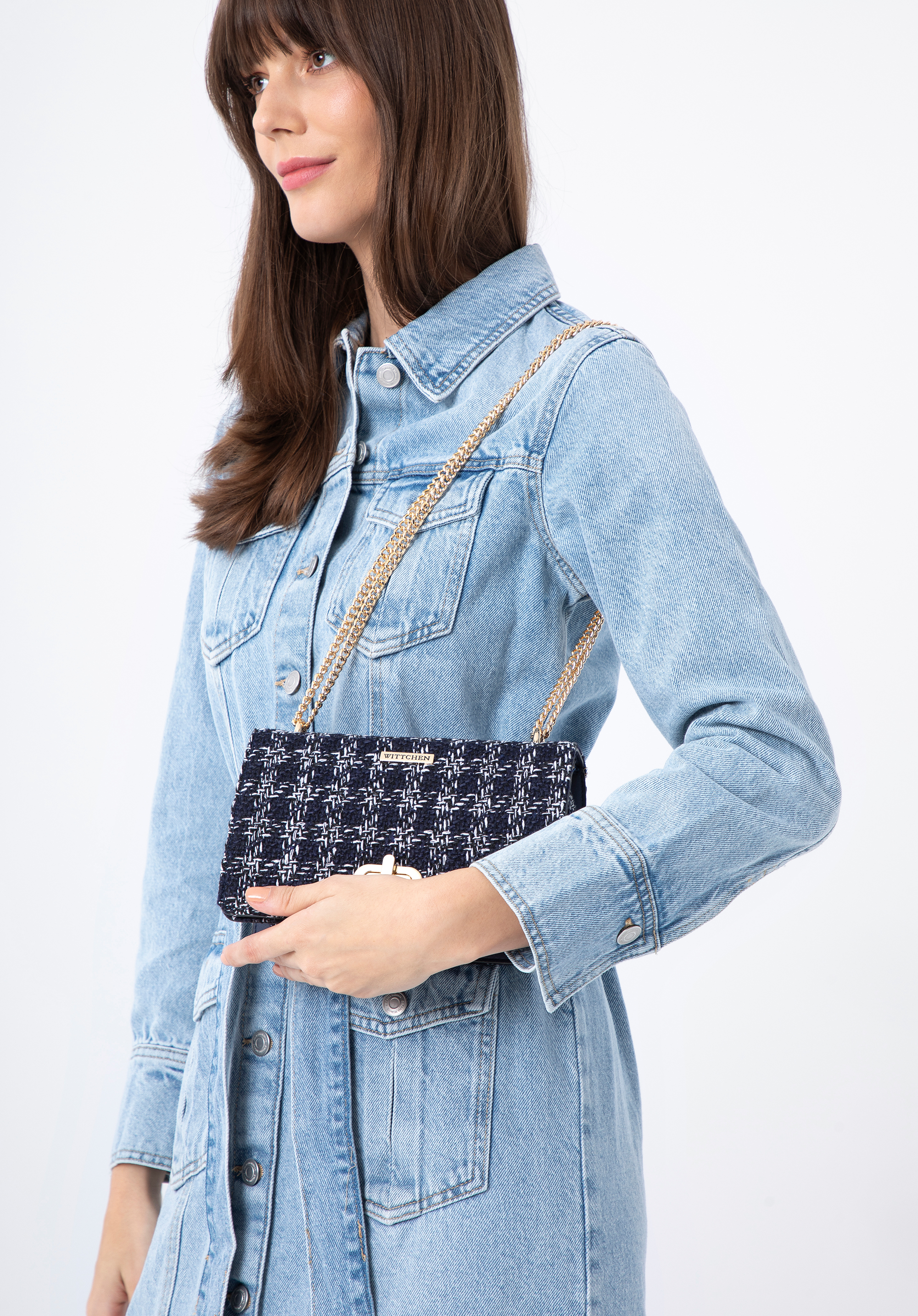 Kleine Damenhandtasche aus Bouclé mit Kettenschulterriemen