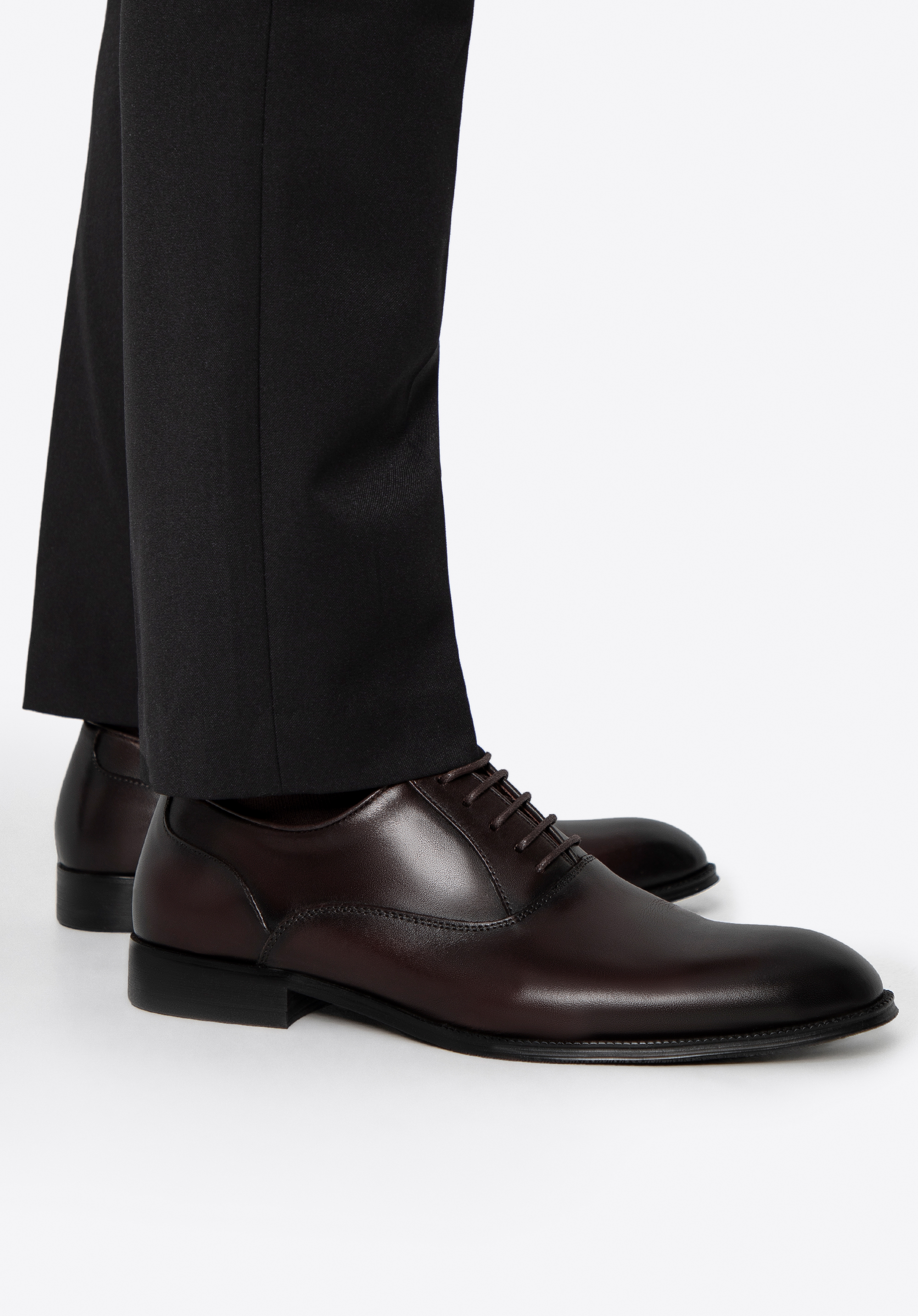 Herren Leder-Halbschuhe mit Ziernähten, dunkelbraun, 100-M-708-4-39, Bild 1